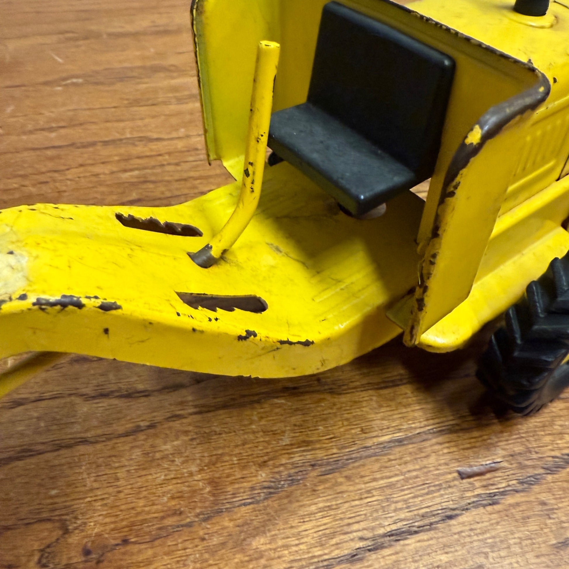 "Tonka Road Grader Truck - Yellow - Steel 10"" Long Vintage Used