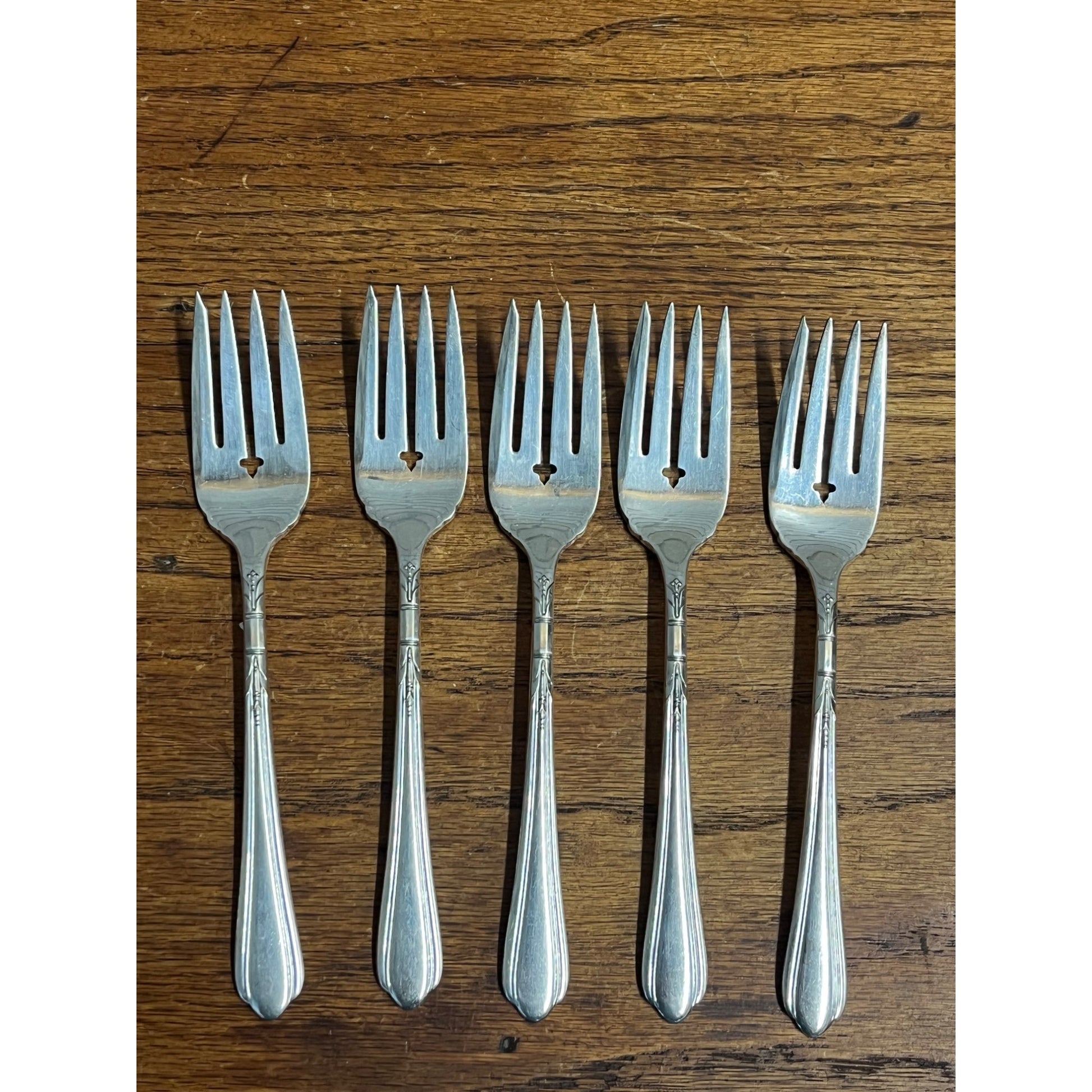 Lot (5) Salad Forks "June Nursery" 1932 Tudor Plate Oneida Community Silverplate