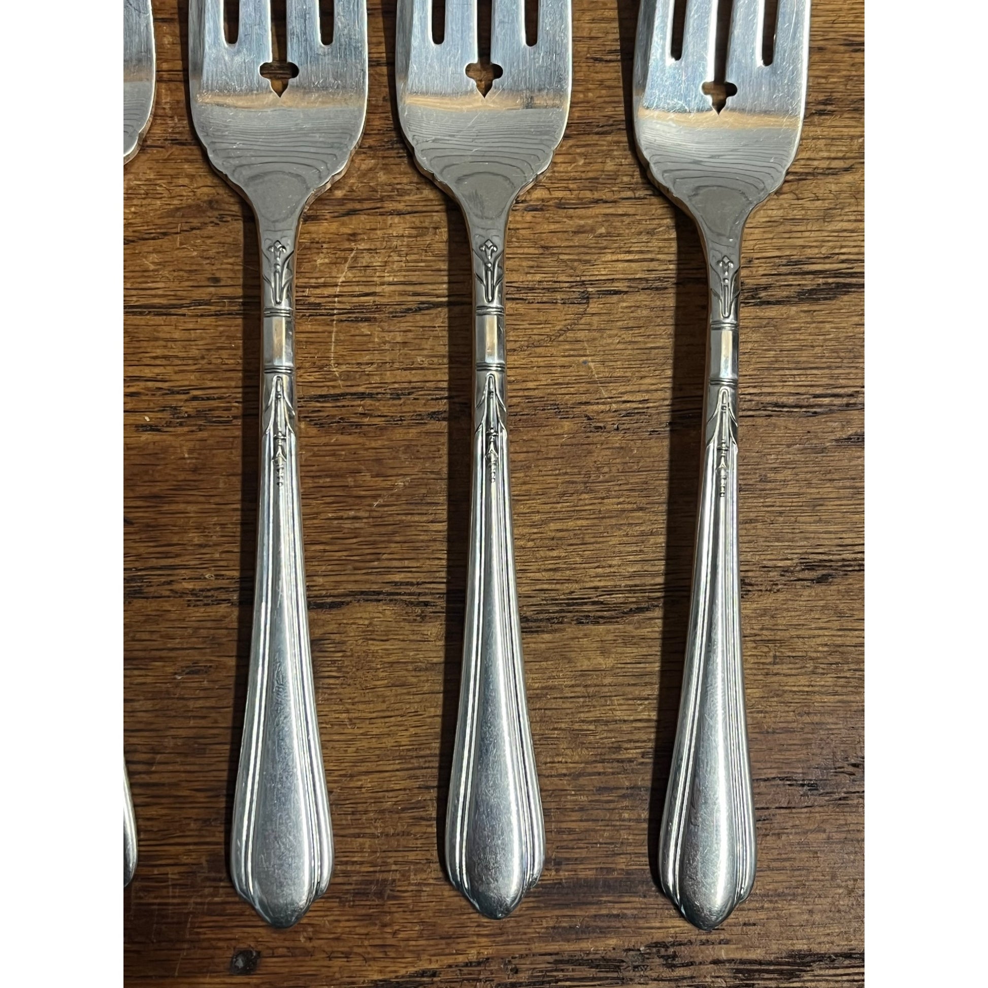 Lot (5) Salad Forks "June Nursery" 1932 Tudor Plate Oneida Community Silverplate