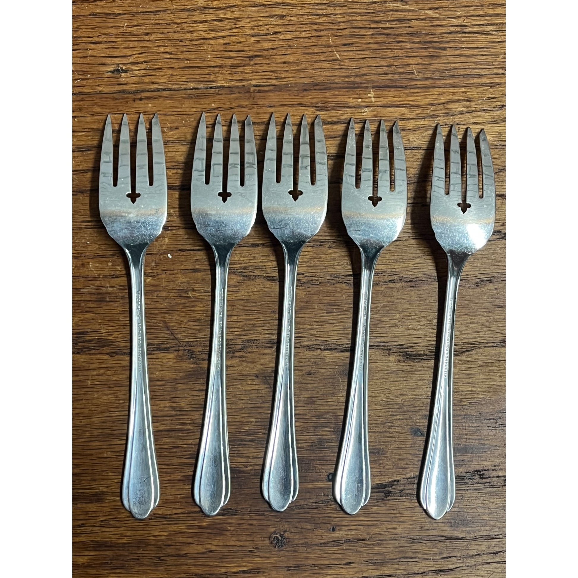 Lot (5) Salad Forks "June Nursery" 1932 Tudor Plate Oneida Community Silverplate