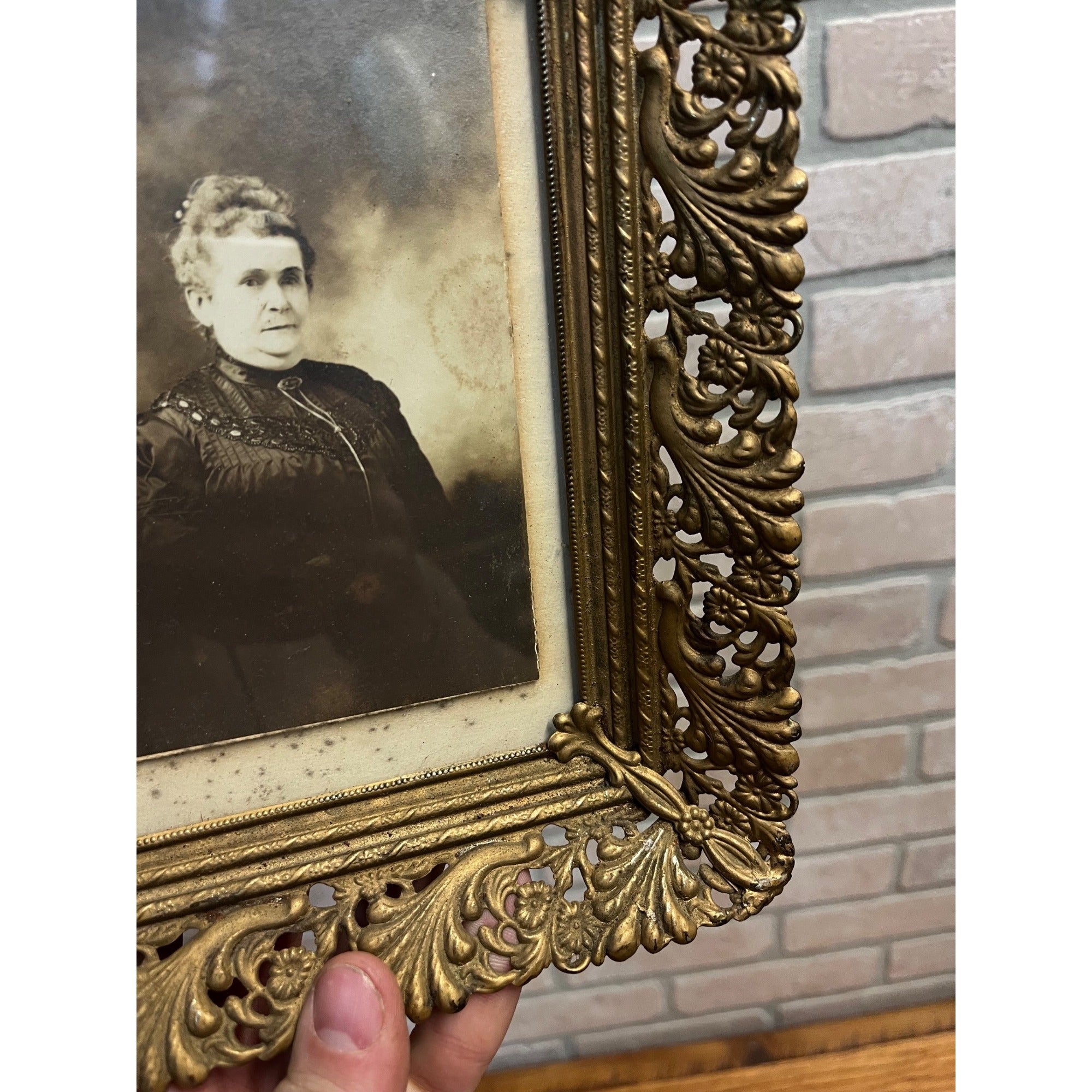 Antique Victorian Ornate Picture Photo Frame 7.5"x9.5" Brass-Tone Metal