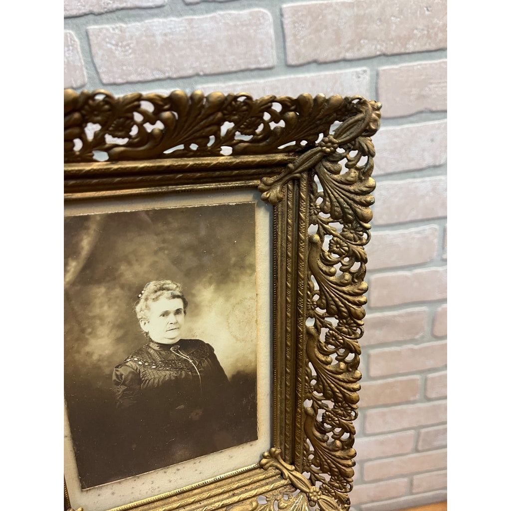 Antique Victorian Ornate Picture Photo Frame 7.5"x9.5" Brass-Tone Metal