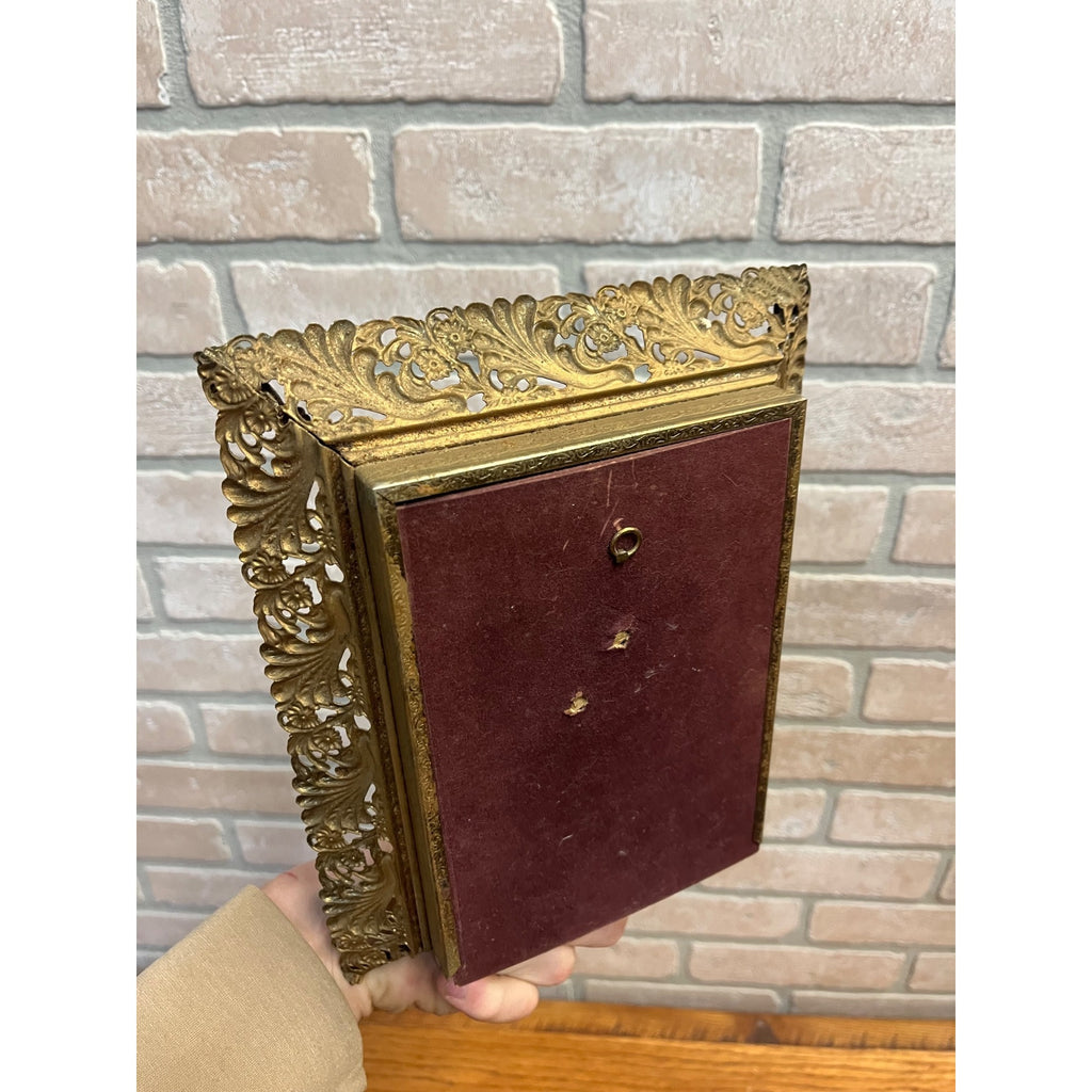 Antique Victorian Ornate Picture Photo Frame 7.5"x9.5" Brass-Tone Metal