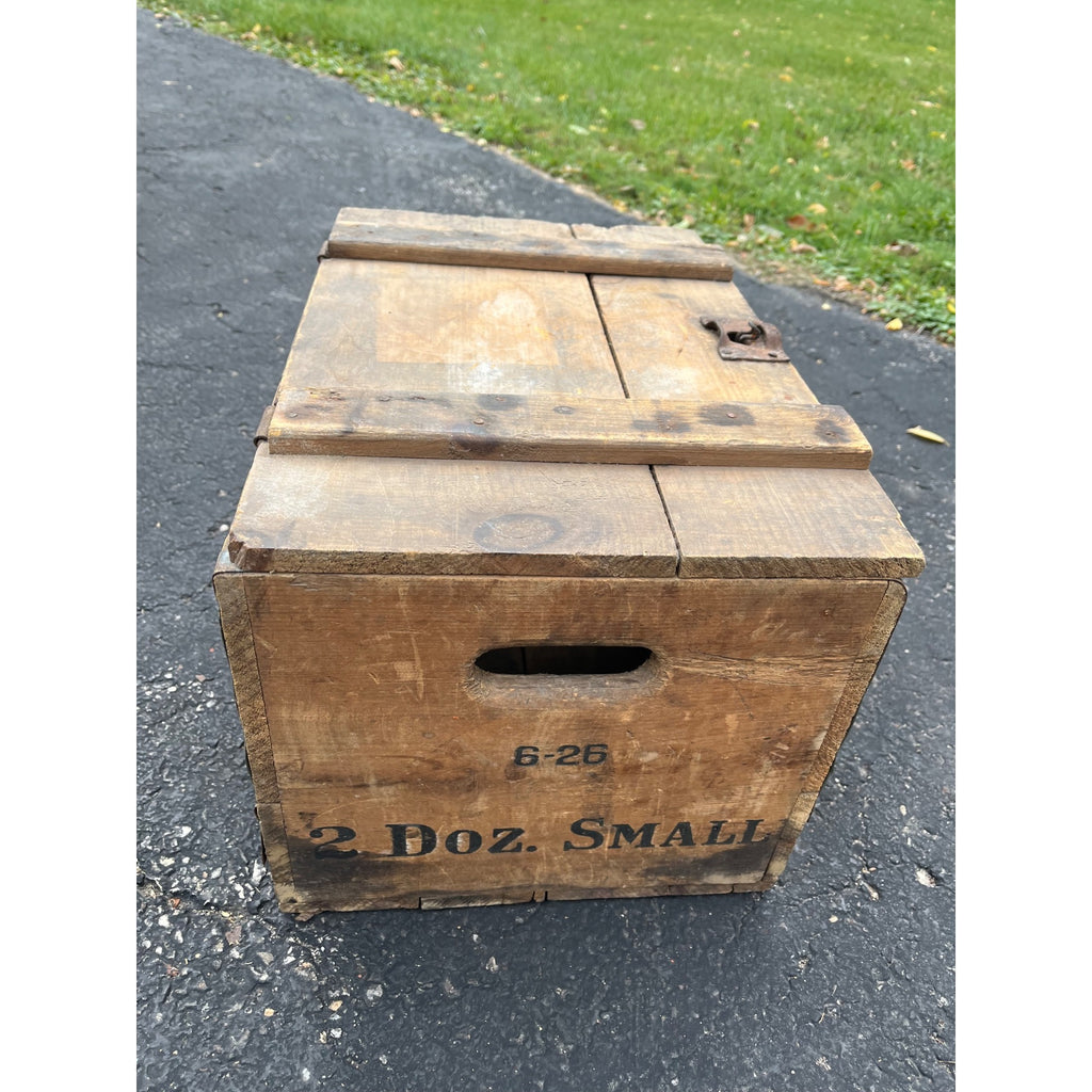 Vintage Blatz Brewing Co. Milwaukee WI Wooden Beer Crate Bottle Case Lidded