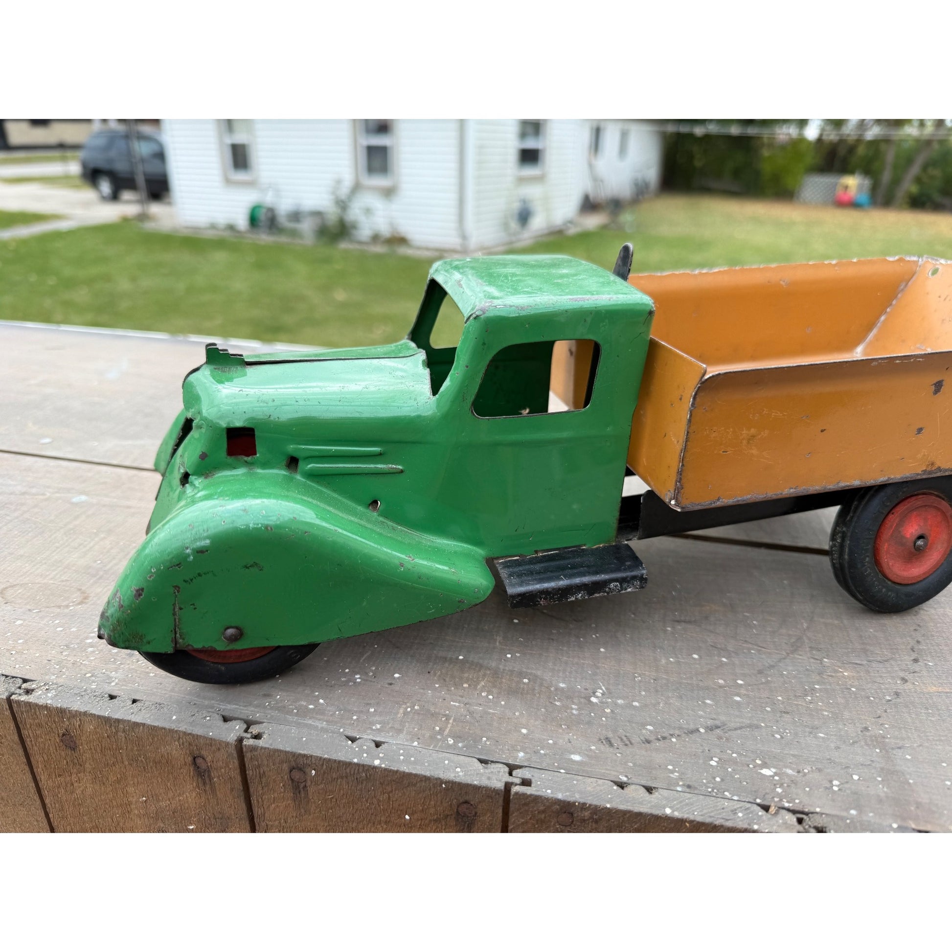 Vintage 1930s Wyandotte Dump Truck Green/Brown 15" Pressed Steel Toy