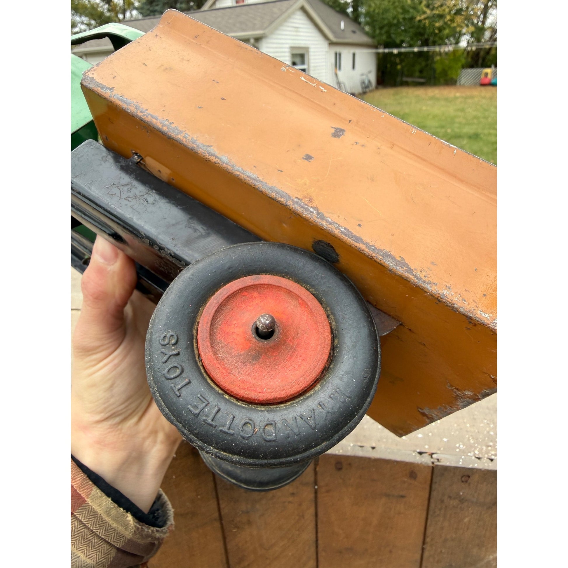 Vintage 1930s Wyandotte Dump Truck Green/Brown 15" Pressed Steel Toy
