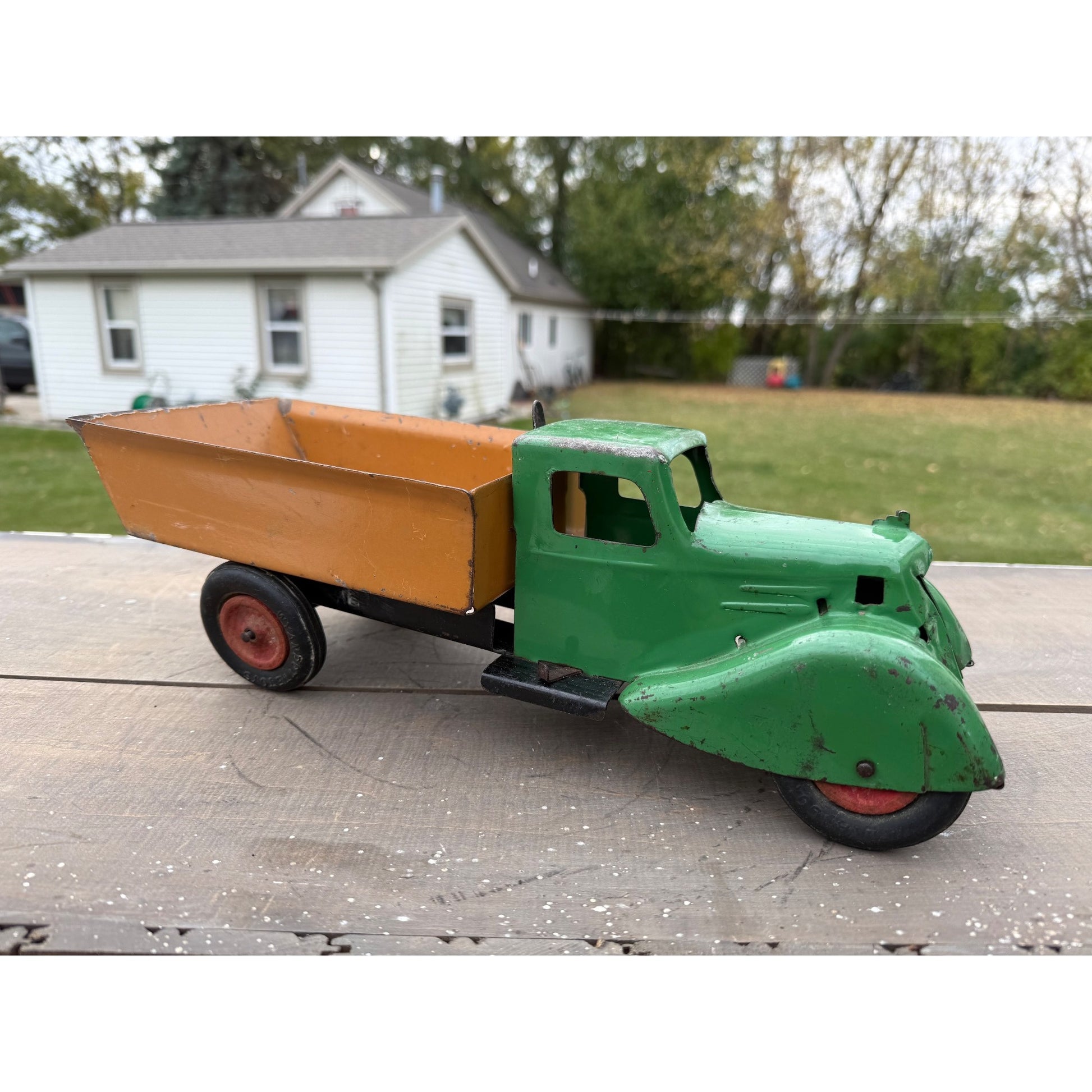 Vintage 1930s Wyandotte Dump Truck Green/Brown 15" Pressed Steel Toy