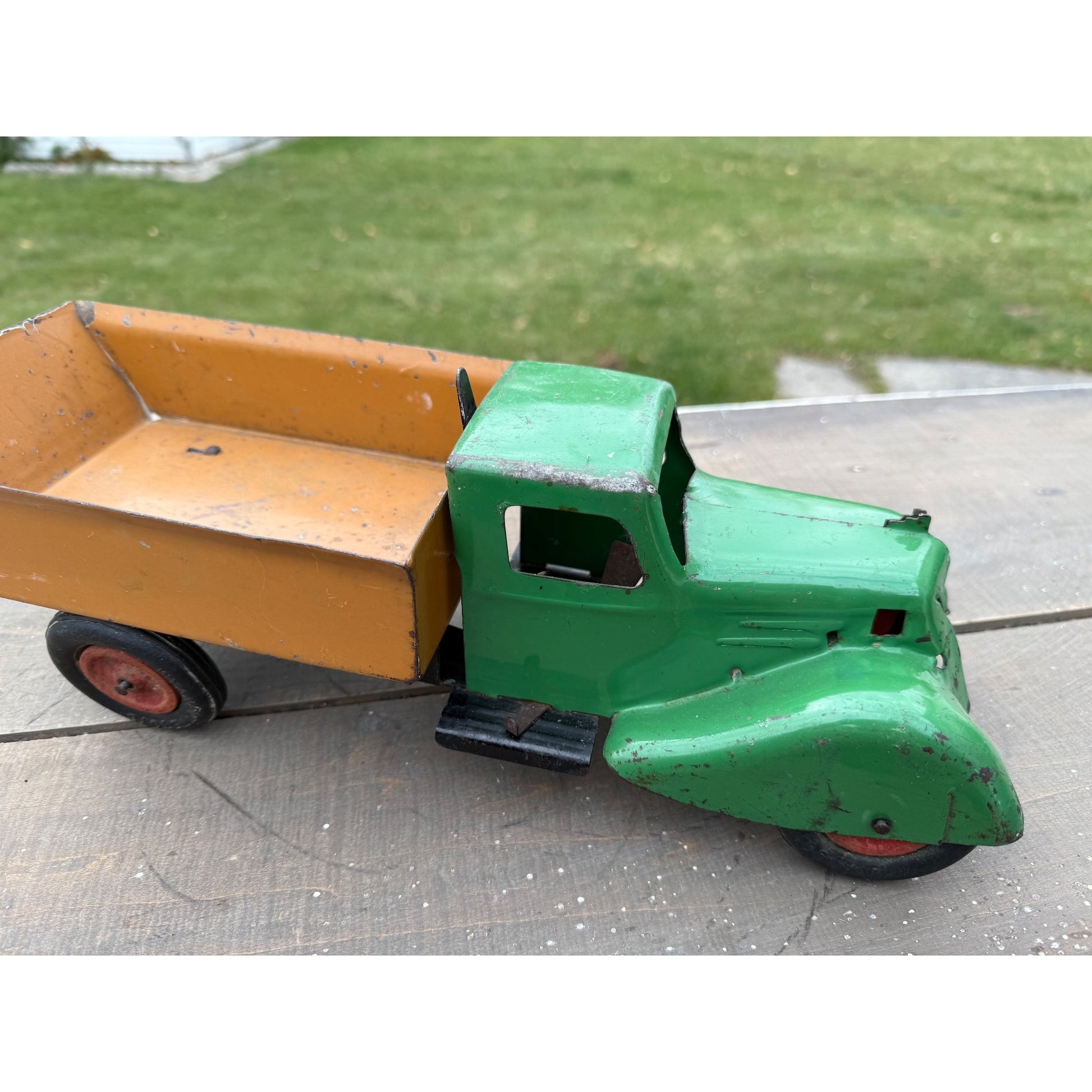 Vintage 1930s Wyandotte Dump Truck Green/Brown 15" Pressed Steel Toy