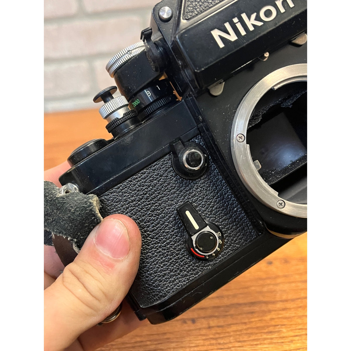 Vintage 1974 Nikon F2 35mm SLR Camera Black Body DE-1 Prism Japan 7464667