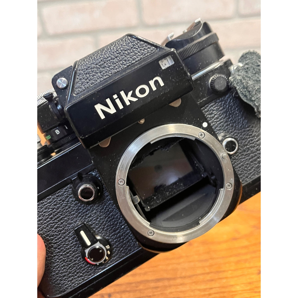 Vintage 1974 Nikon F2 35mm SLR Camera Black Body DE-1 Prism Japan 7464667