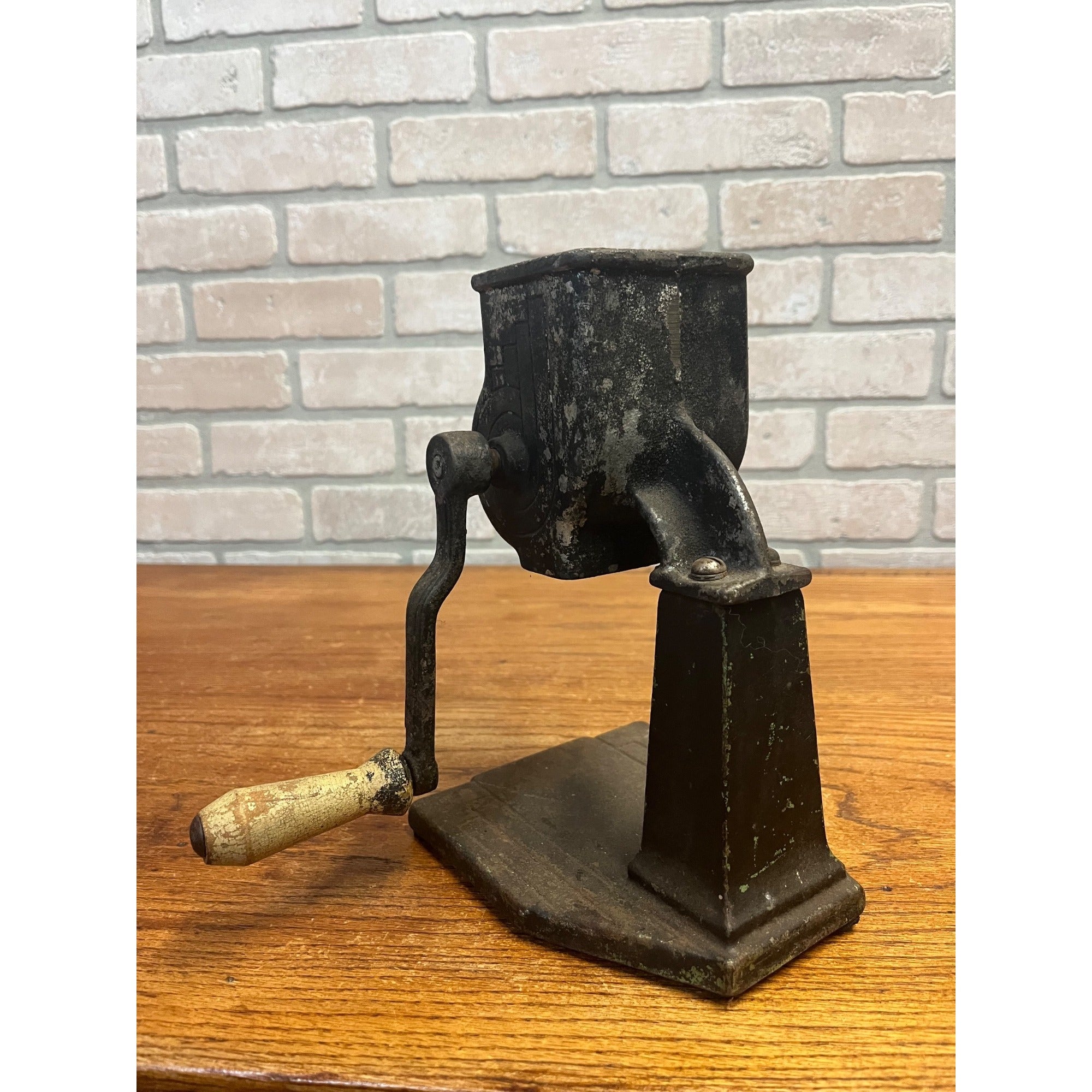 Antique Cast Iron Ice Crusher Breaker Art Deco Tabletop Hand Crank Black Paint