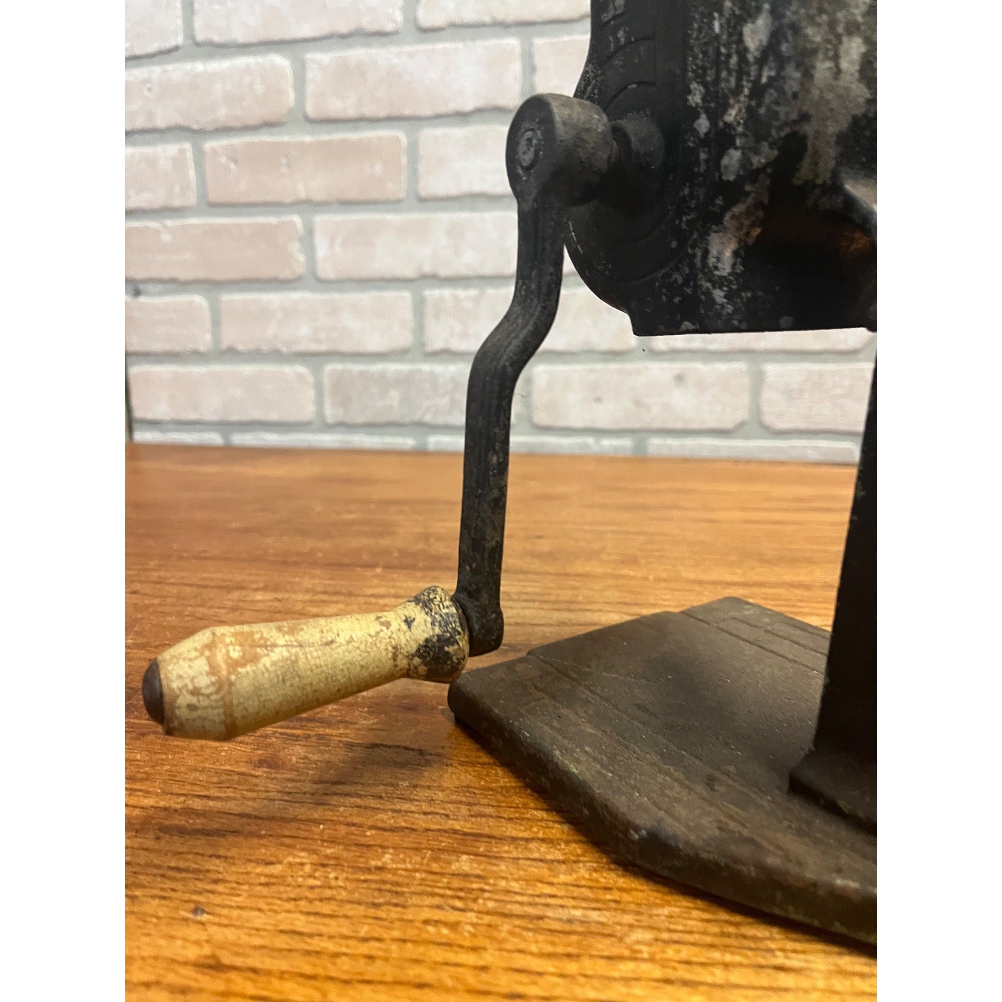 Antique Cast Iron Ice Crusher Breaker Art Deco Tabletop Hand Crank Black Paint