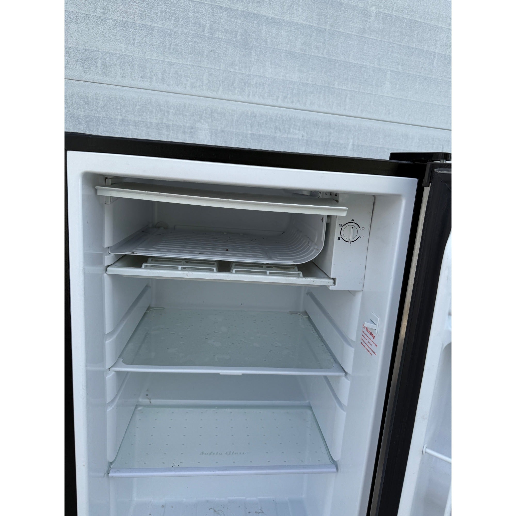 Estate Liquidation Special - Mini Fridge Soda, beer Good Working Order