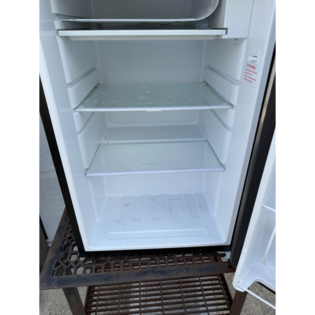 Estate Liquidation Special - Mini Fridge Soda, beer Good Working Order