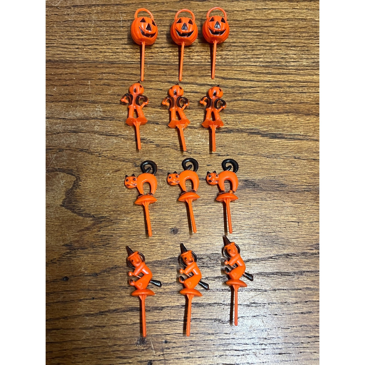 Vintage Halloween 1950s Cupcake Toppers Plastic 12pc Set Cat Witch Scarecrow JOL