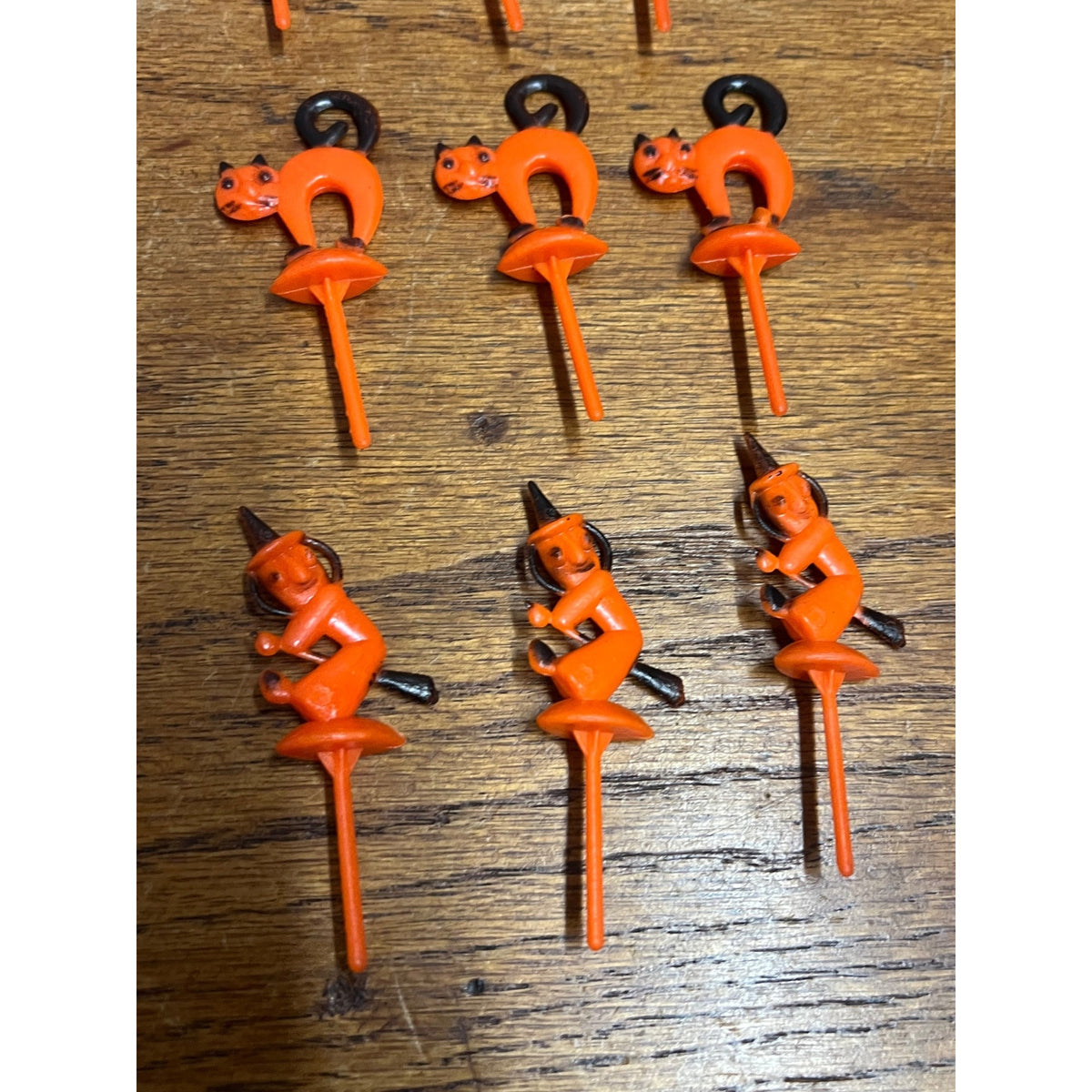 Vintage Halloween 1950s Cupcake Toppers Plastic 12pc Set Cat Witch Scarecrow JOL