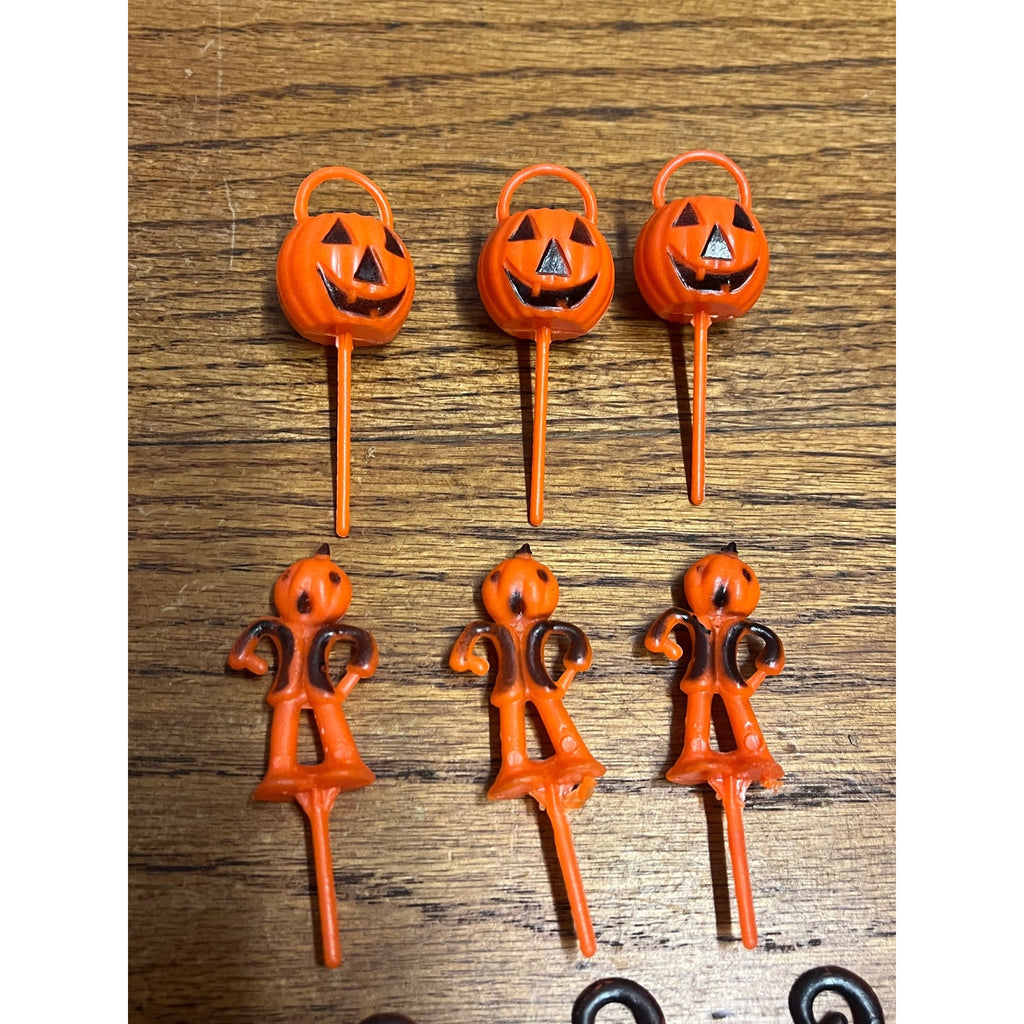 Vintage Halloween 1950s Cupcake Toppers Plastic 12pc Set Cat Witch Scarecrow JOL
