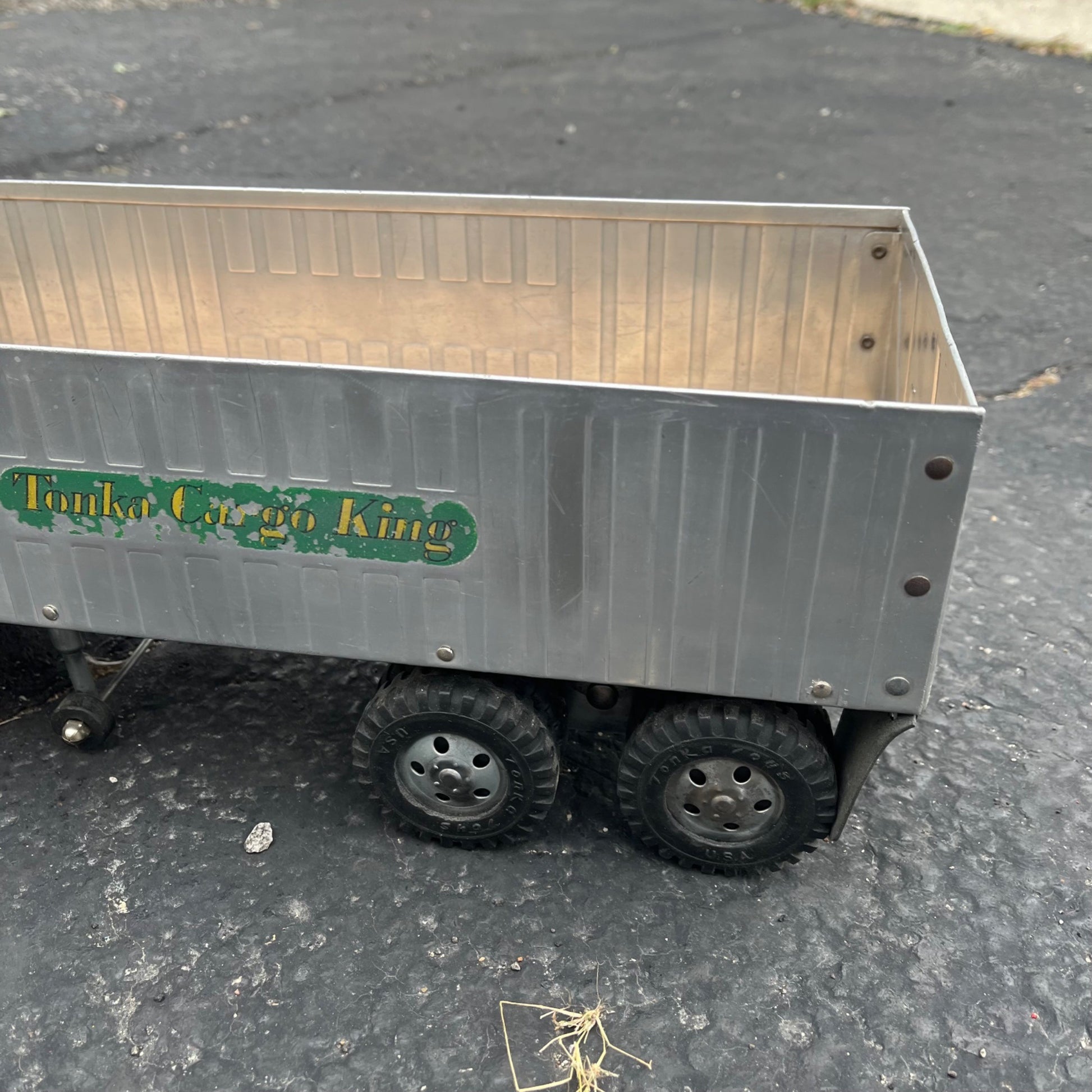 Vintage Tonka Cargo King  Semi Truck Hauler Pressed Steel Toy