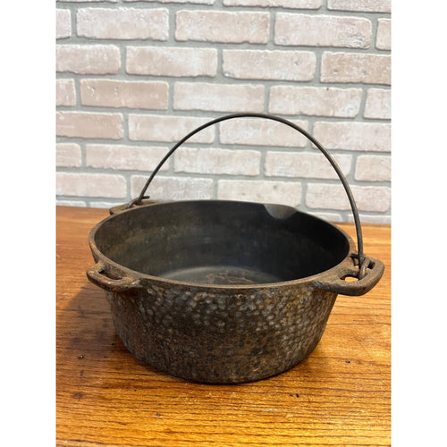 Vintage Chicago Hardware Foundry (CHF) Dutch Oven 88 Hammered (No Lid) Restore