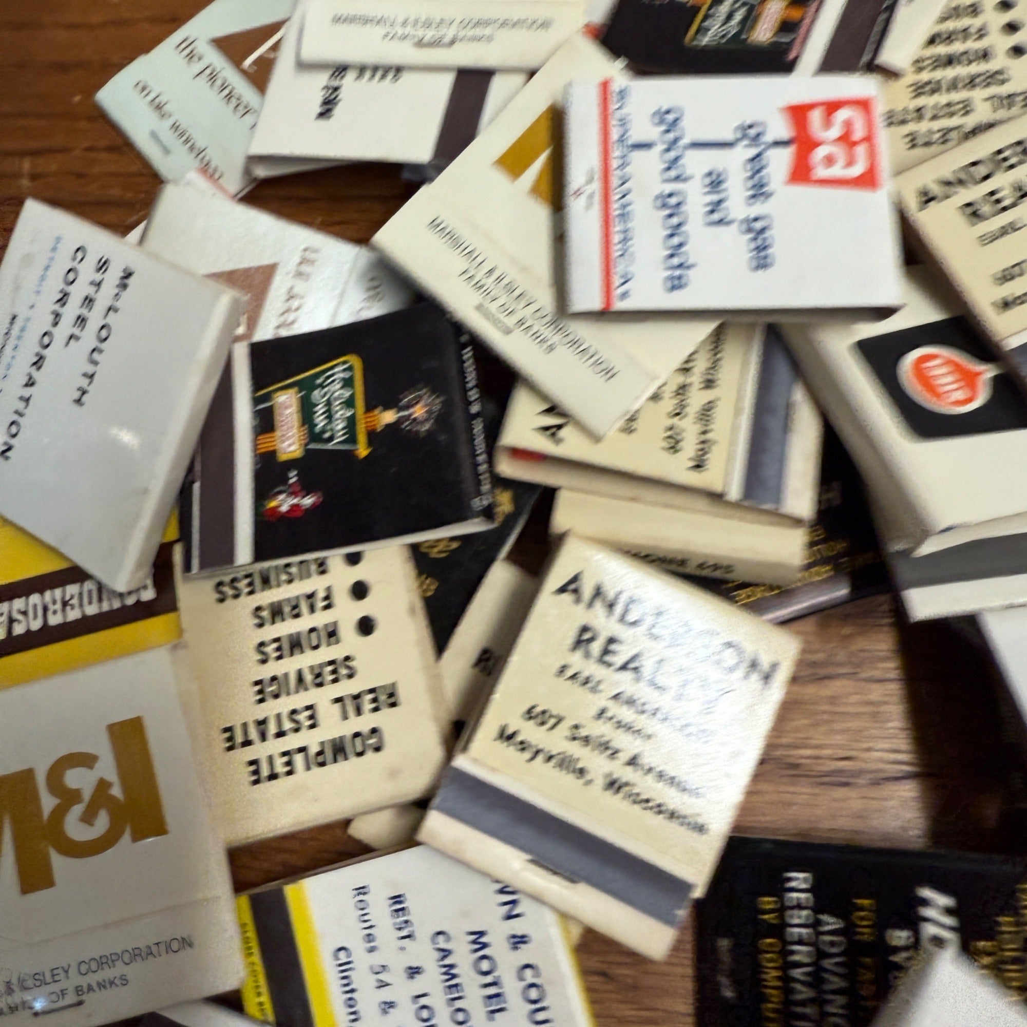 Vintage Advertising Matchbook Lot Holiday Inn SA Superamerica Gas Steel