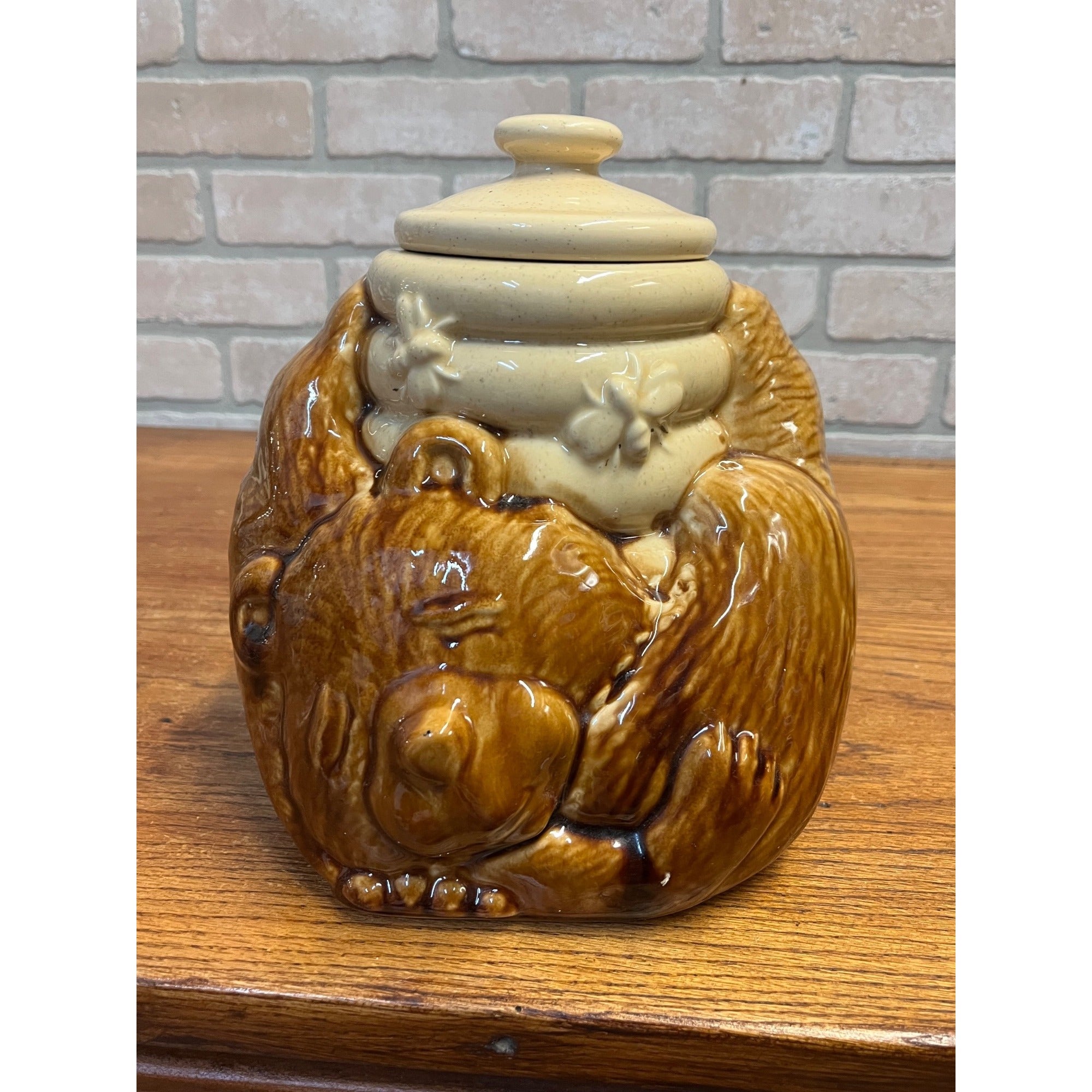 Vintage McCoy Honey Bear Cookie Jar Sleeping Bear Honey Pot Bees # 143 USA