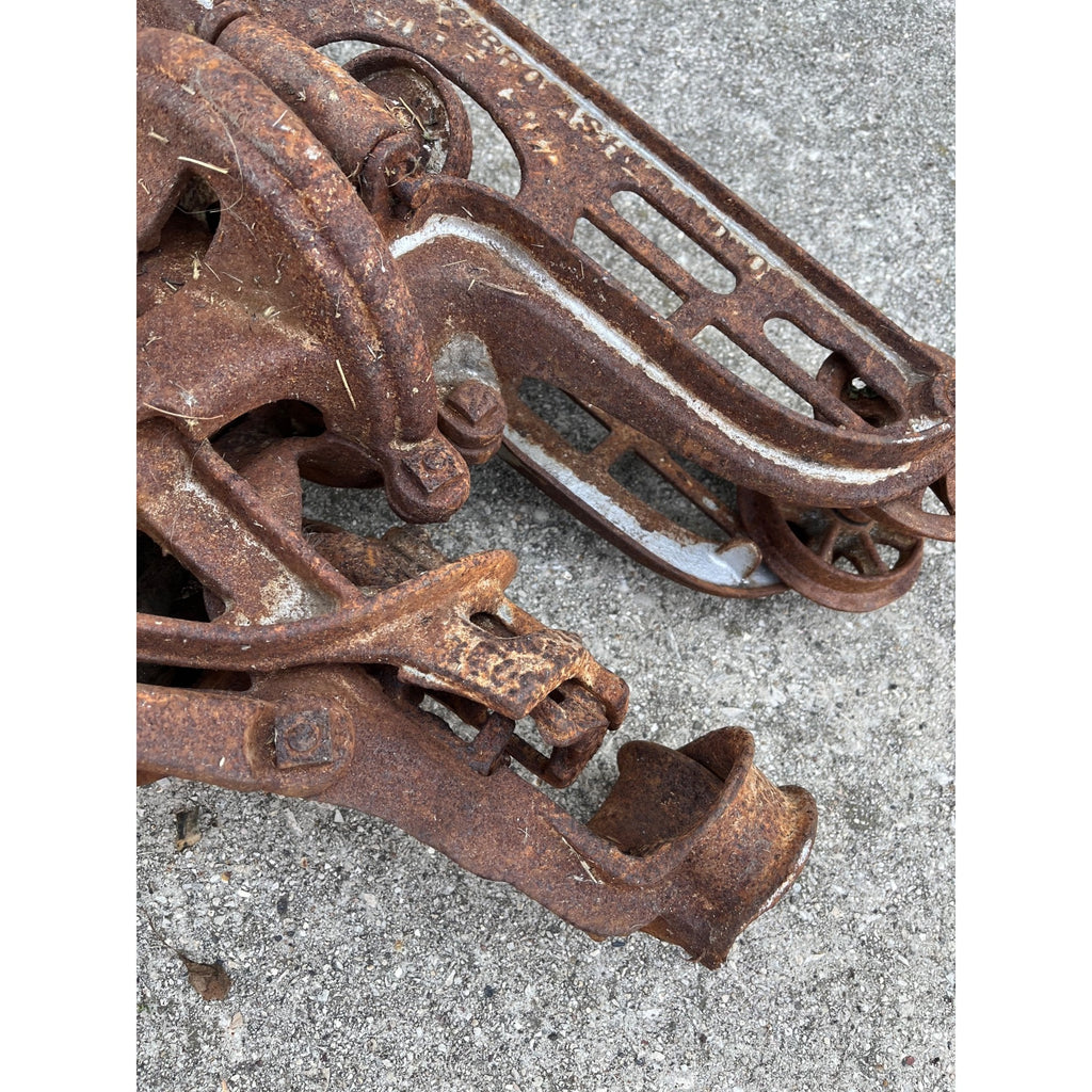 RARE Antique F.E. Myers Sure Grip Cast Iron Farm Hay Trolley Barn Equipment