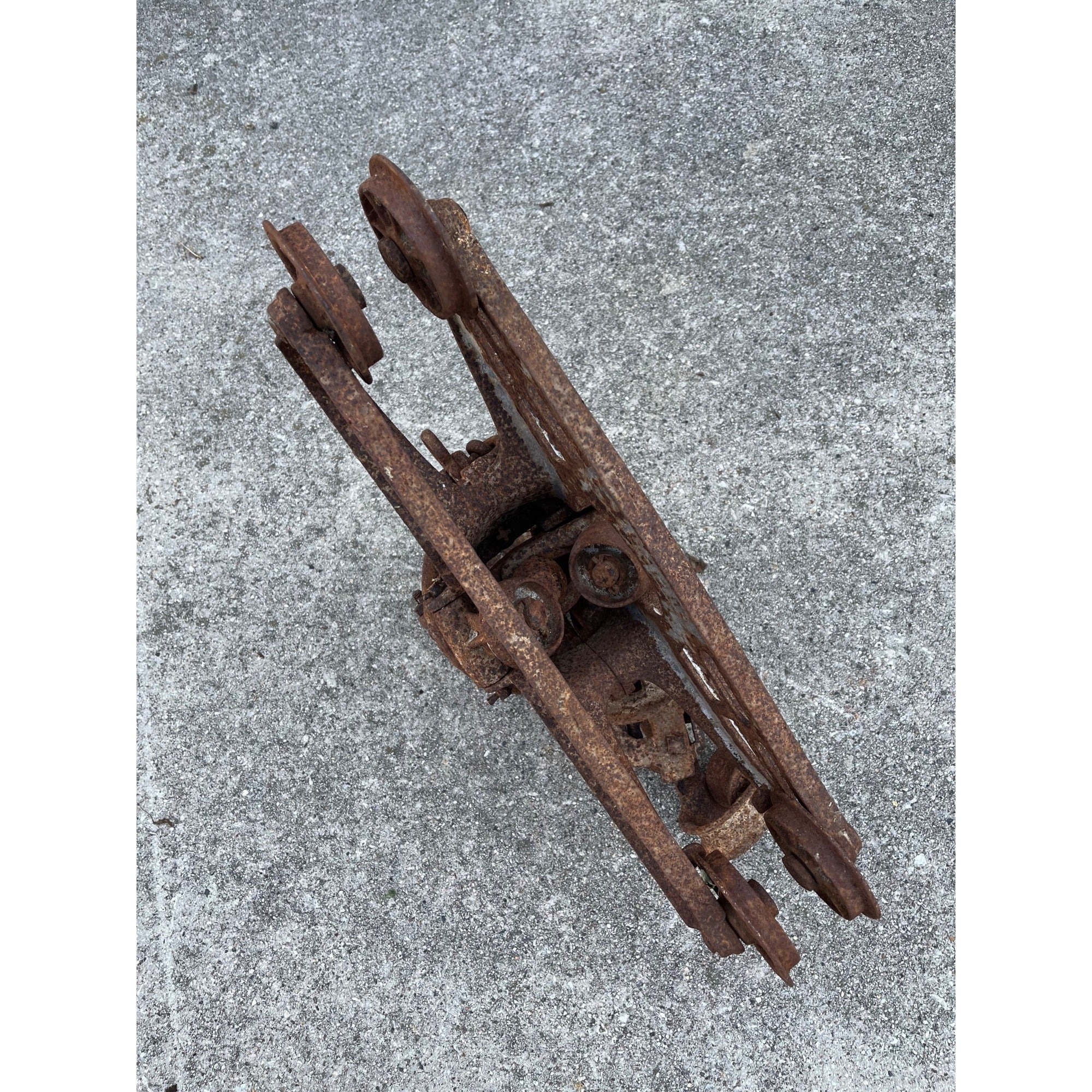 RARE Antique F.E. Myers Sure Grip Cast Iron Farm Hay Trolley Barn Equipment
