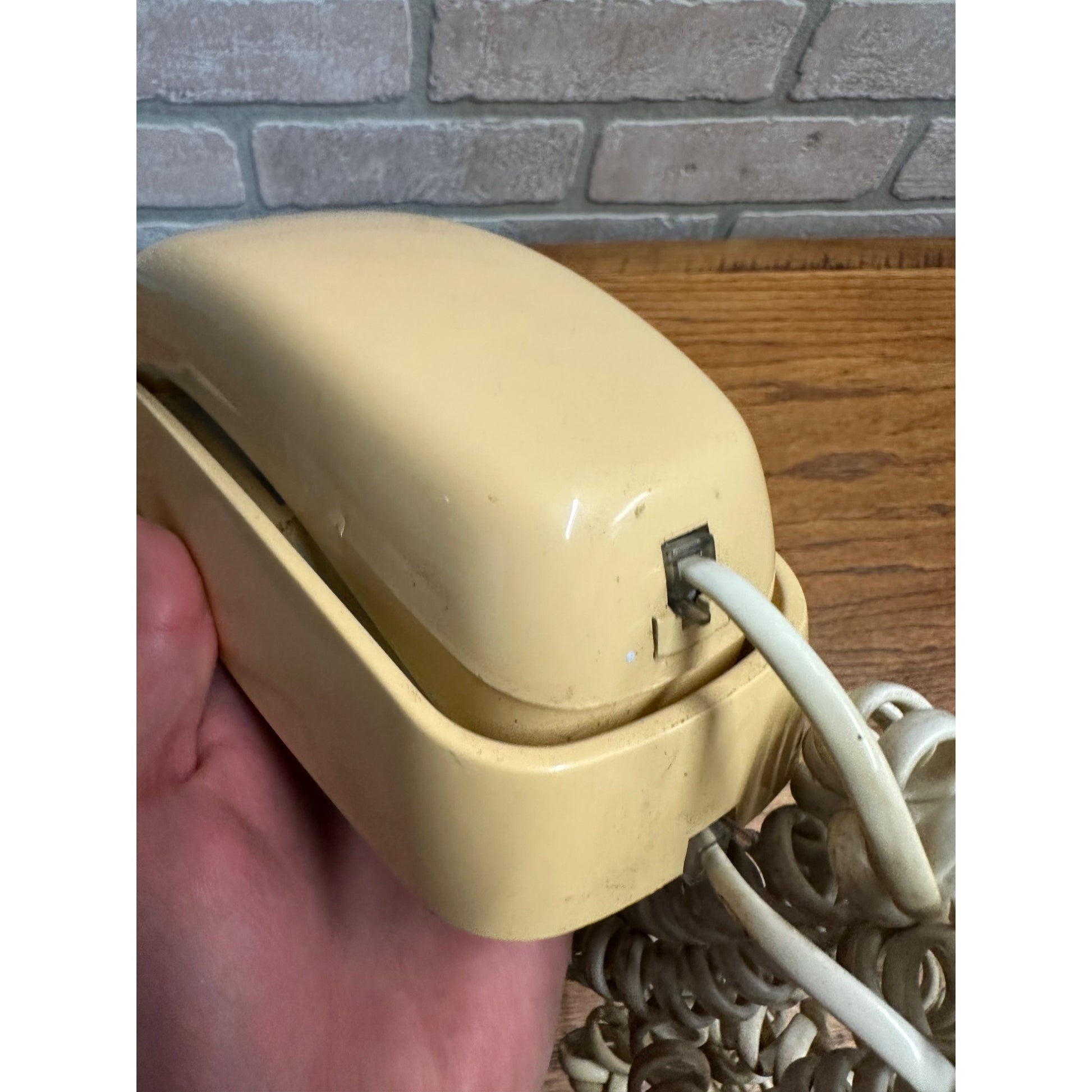 Vtg AT&T Trimline 210 Telephone 1988 Push Button Ivory Desk/Wall Mount Untested