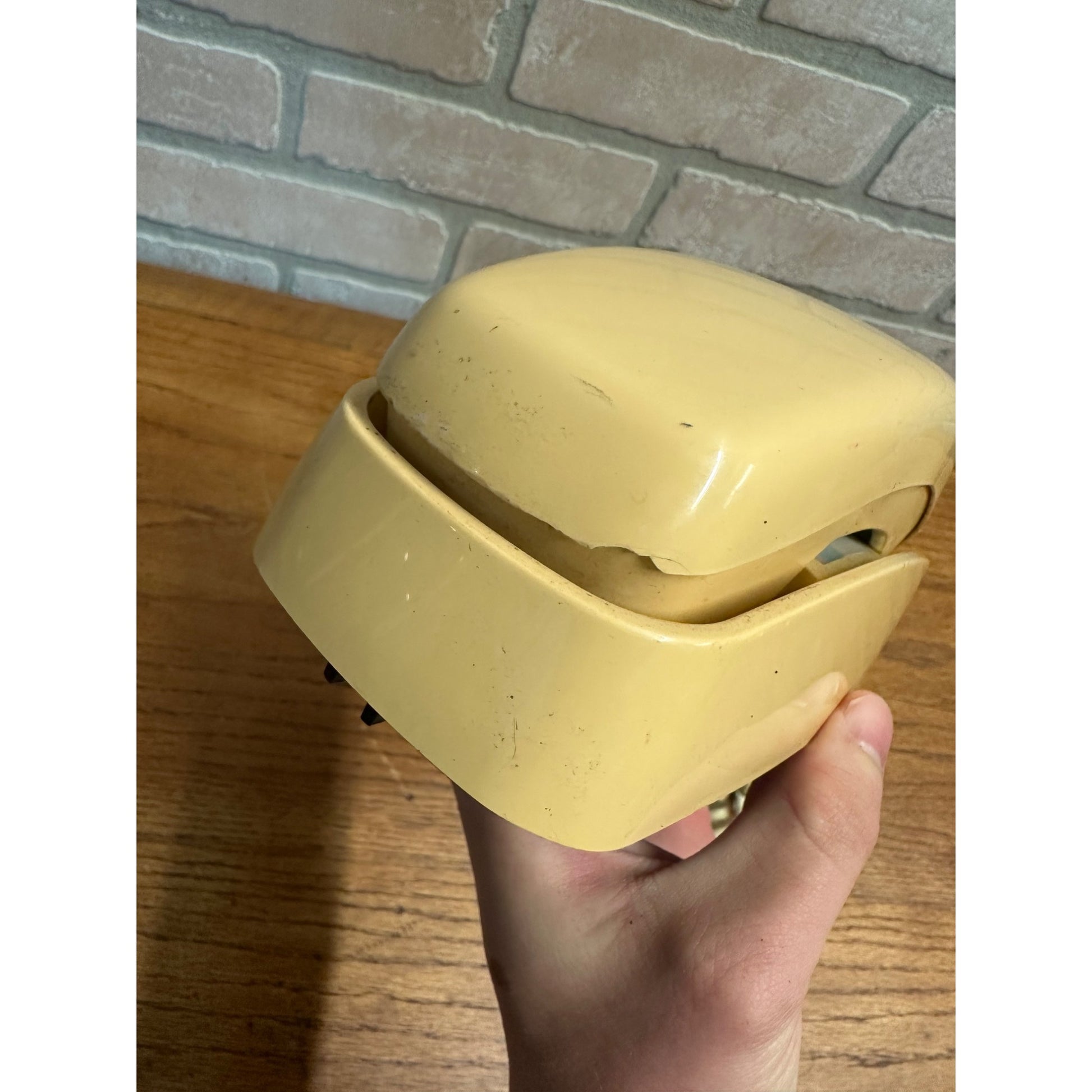 Vtg AT&T Trimline 210 Telephone 1988 Push Button Ivory Desk/Wall Mount Untested