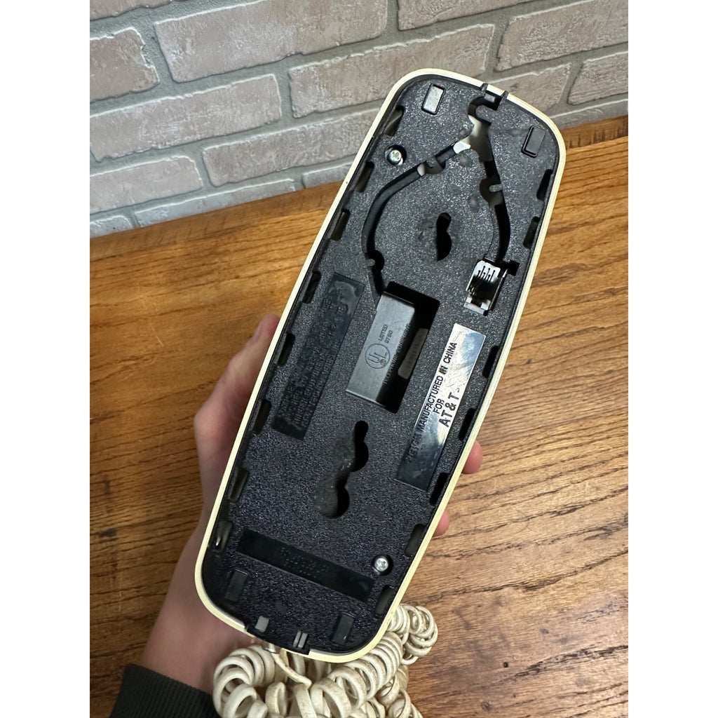 Vtg AT&T Trimline 210 Telephone 1988 Push Button Ivory Desk/Wall Mount Untested