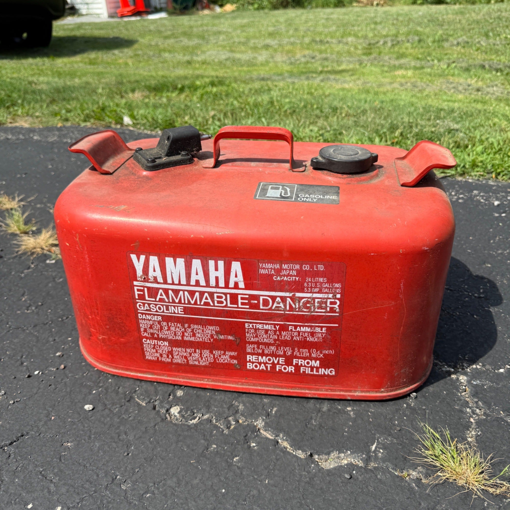 Vintage Yamaha Red Metal 6.3 Gallon Marine Outboard Motorboat Gas/Fuel Can tank