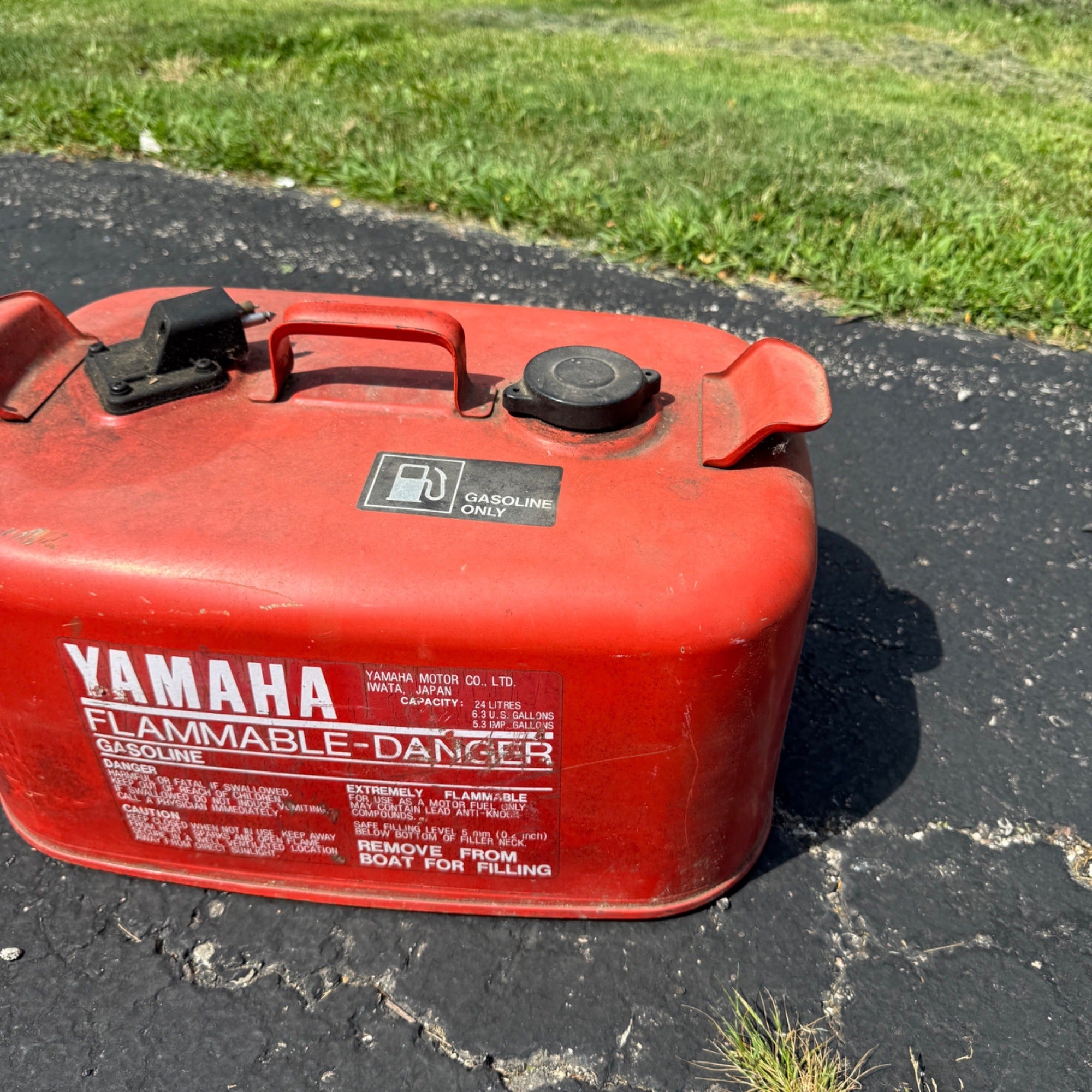 Vintage Yamaha Red Metal 6.3 Gallon Marine Outboard Motorboat Gas/Fuel Can tank