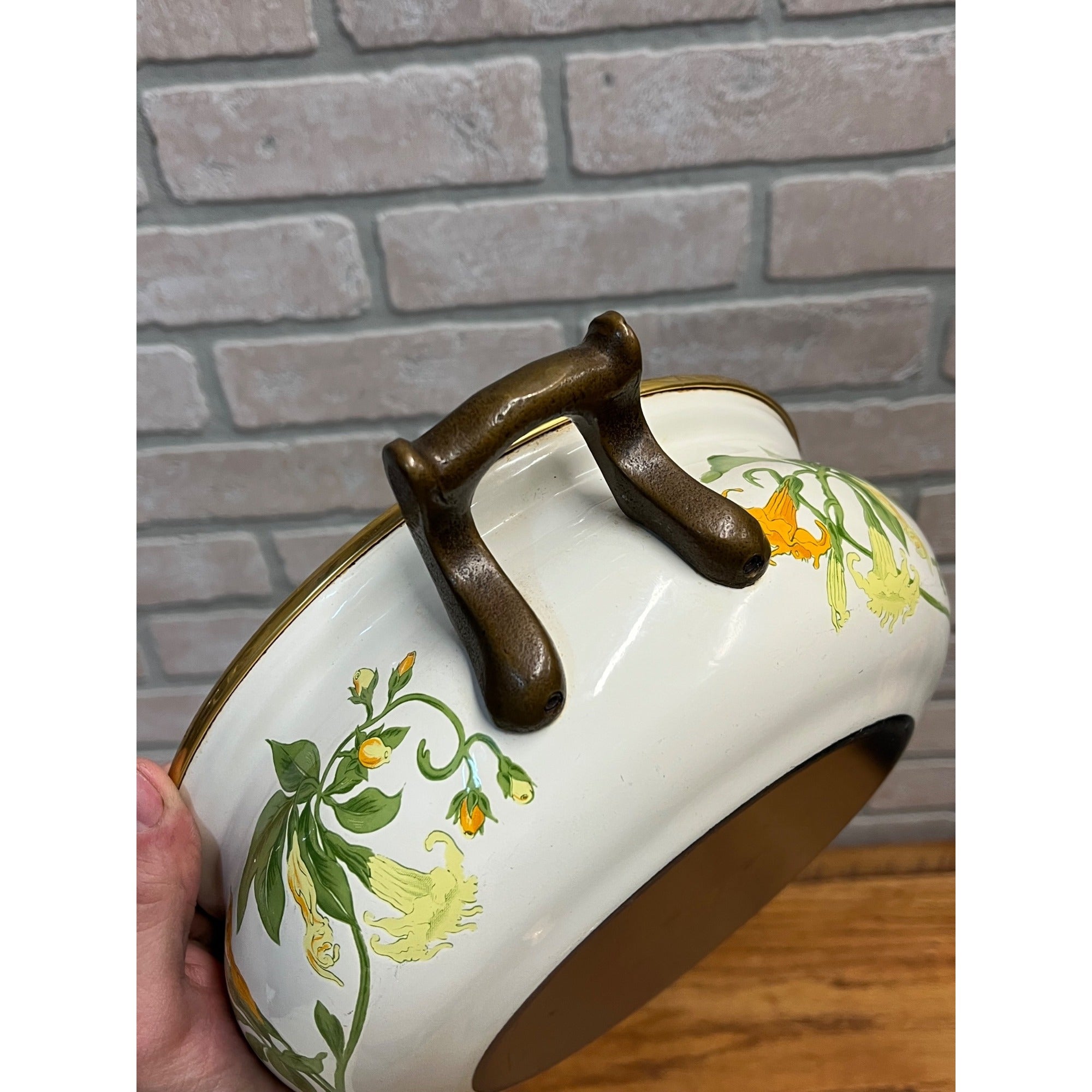 Vintage Sweet Honeysuckle Vine Dutch Oven Pot Enamelware ASTA Fissler 9"