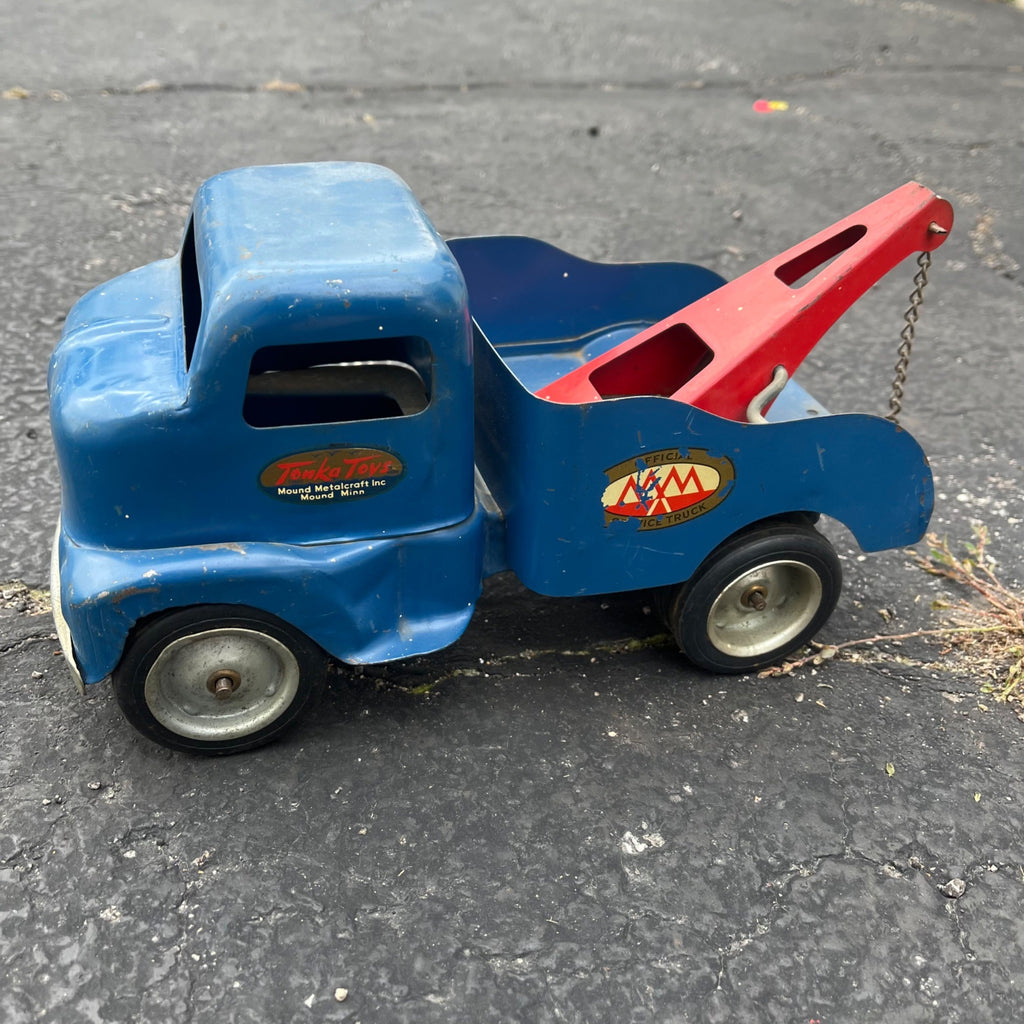Vintage Tonka Mound Metalcraft Tow Wrecker Truck Blue & Red Pressed Steel Toy