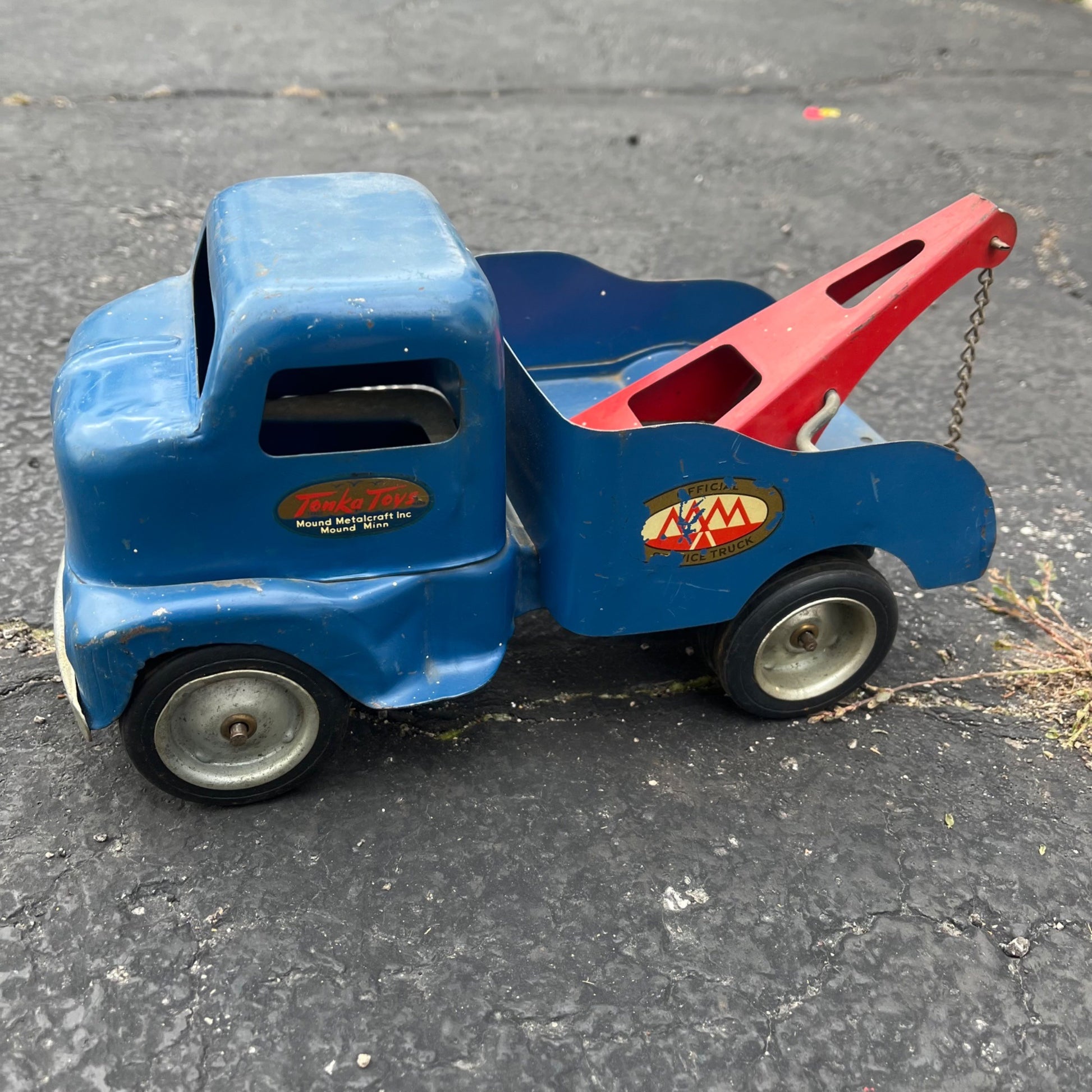 Vintage Tonka Mound Metalcraft Tow Wrecker Truck Blue & Red Pressed Steel Toy