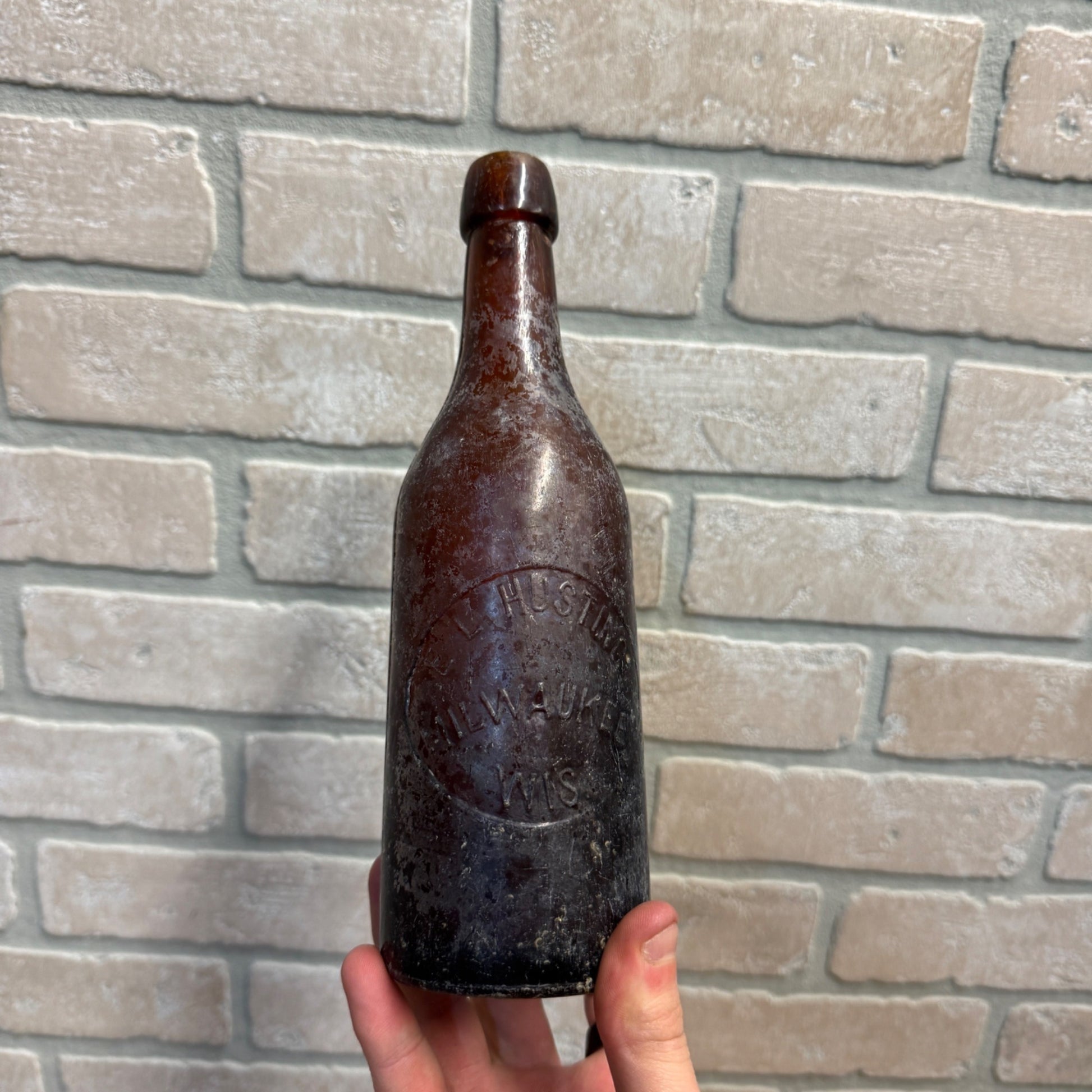 Antique Amber E.L. Husting Milwaukee Wisconsin Beer Bottle C.C.G.Co As-Is
