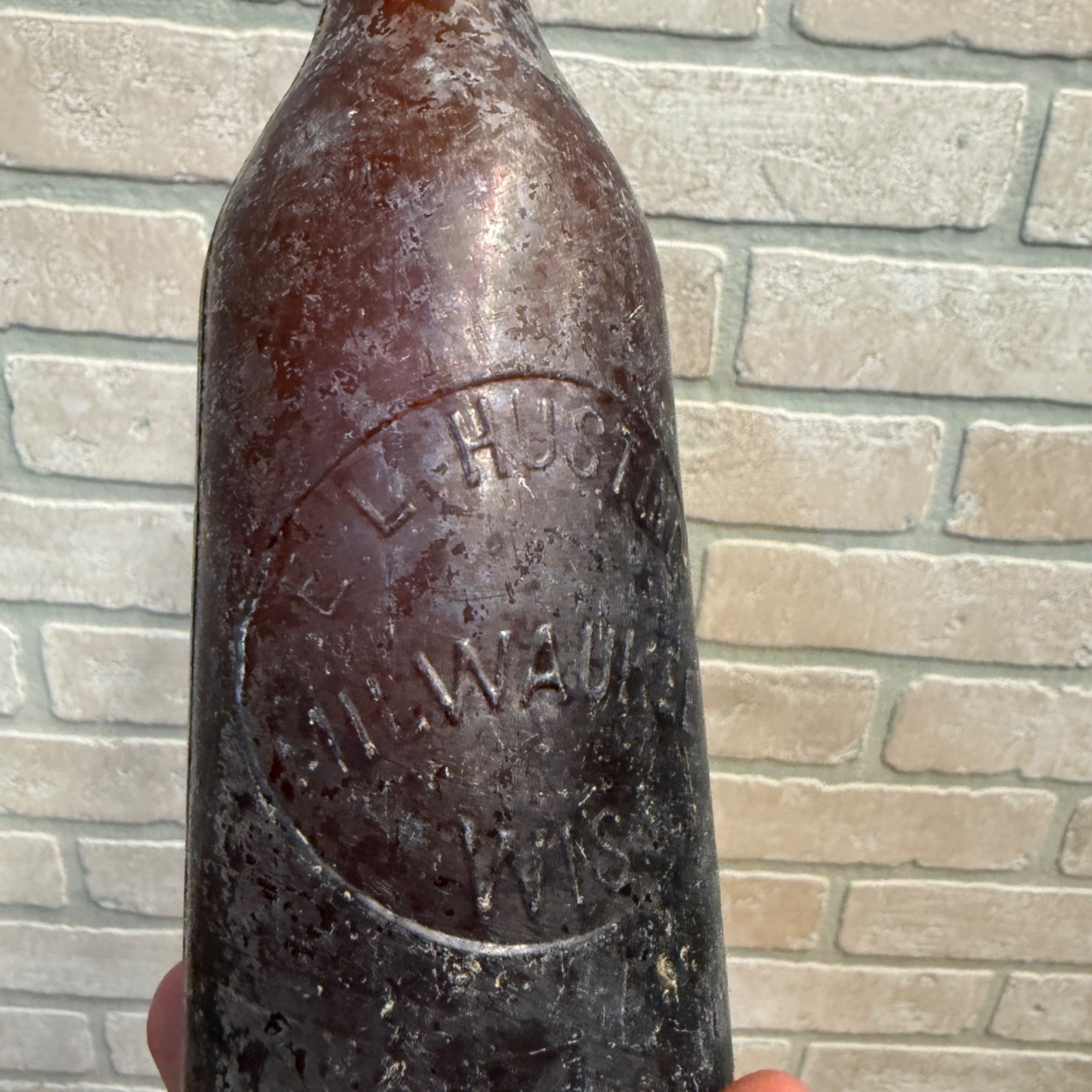 Antique Amber E.L. Husting Milwaukee Wisconsin Beer Bottle C.C.G.Co As-Is