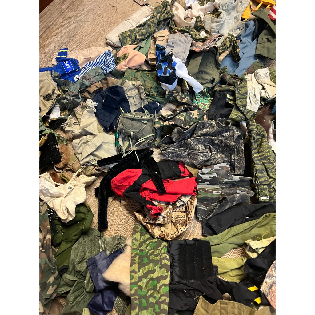 Vintage HUGE LOT G.I. Joe Clothing Outfits & Accessories 12" Action Figures 1/6