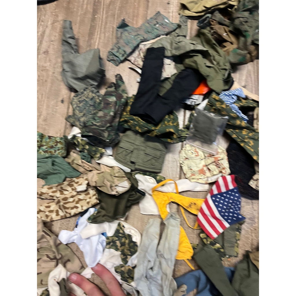 Vintage HUGE LOT G.I. Joe Clothing Outfits & Accessories 12" Action Figures 1/6