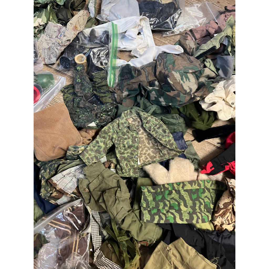 Vintage HUGE LOT G.I. Joe Clothing Outfits & Accessories 12" Action Figures 1/6