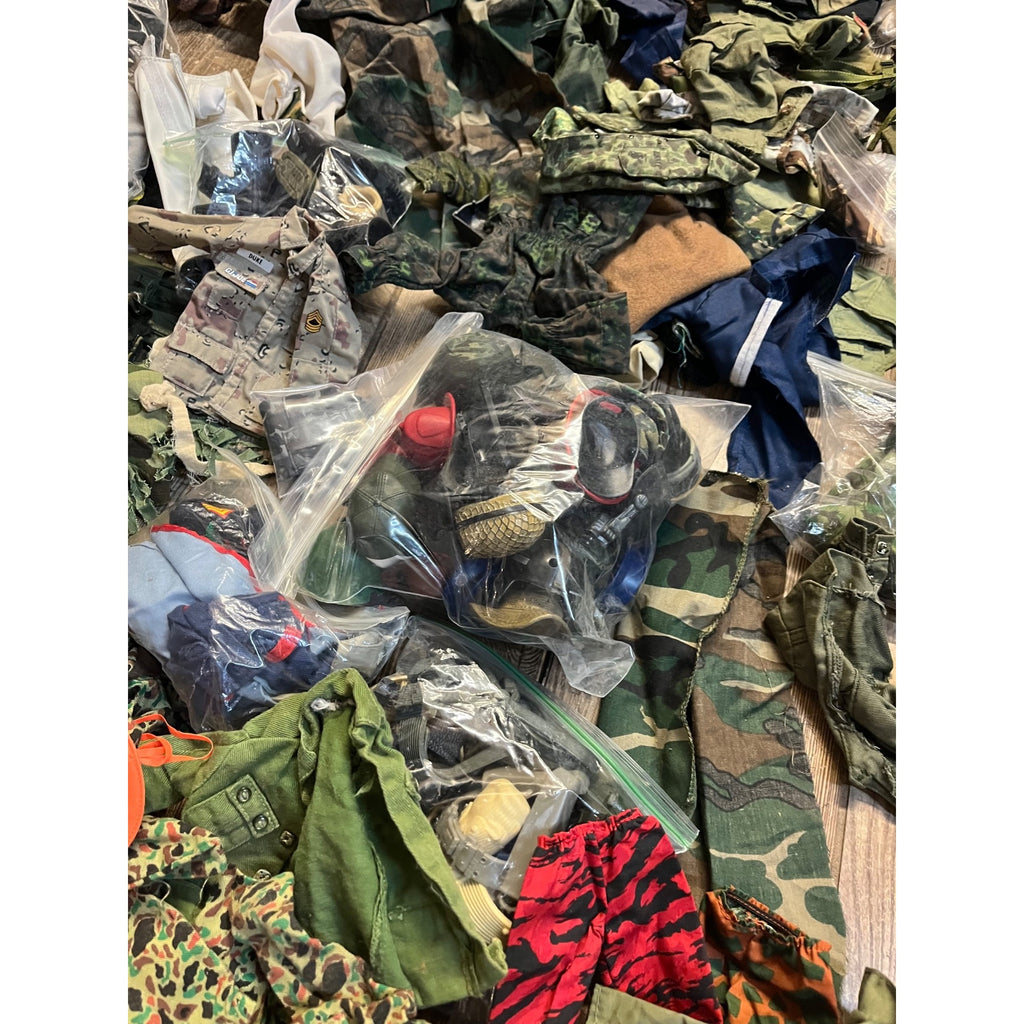 Vintage HUGE LOT G.I. Joe Clothing Outfits & Accessories 12" Action Figures 1/6