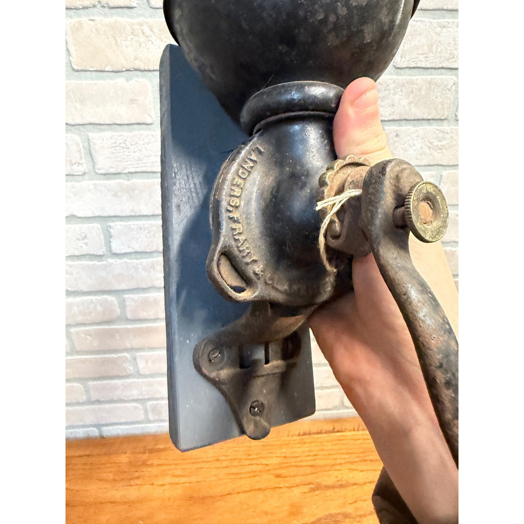 VTG 1900s UNIVERSAL 0012 COFFEE MILL BY LANDERS, FRARY & CLARK CAST IRON USA