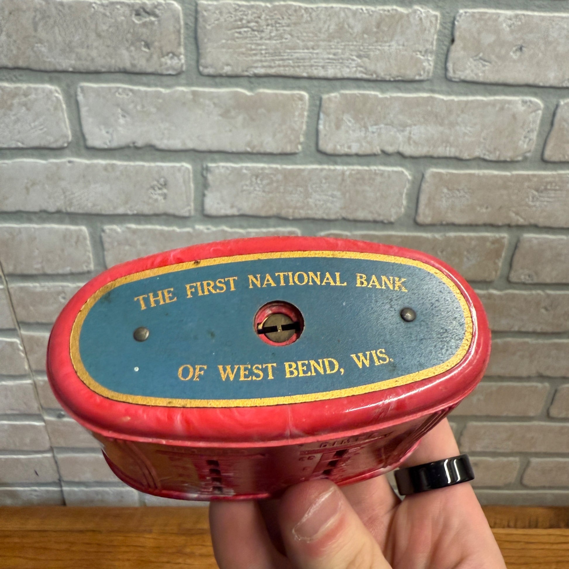 Vintage First National Bank West Bend Wisconsin Red Bakelite? Coin Bank - No Key