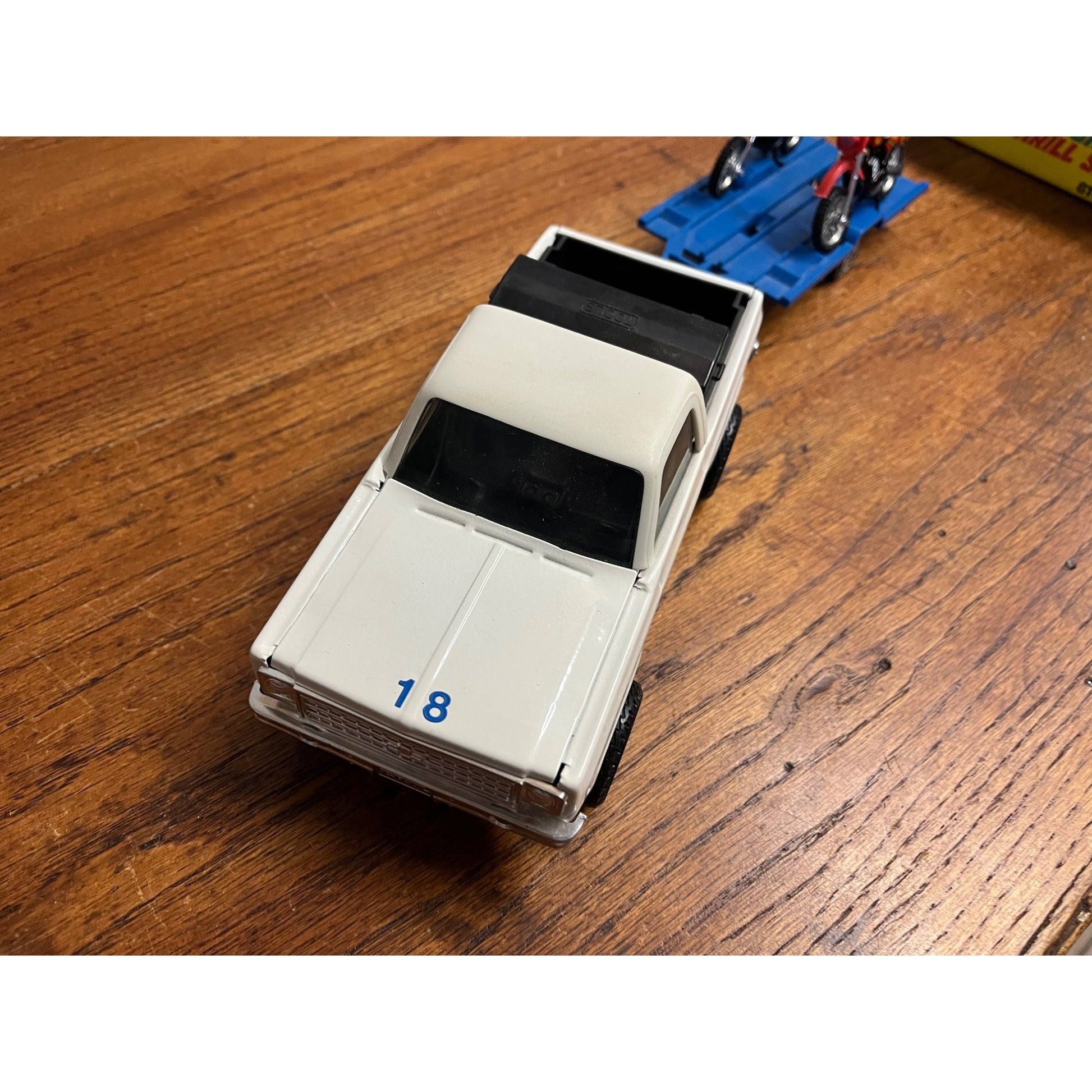 Vintage ERTL Joie Chitwoods Thrill Show Balancing Gyro Car Set Original Box