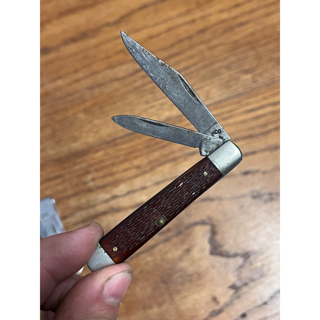 Camco USA Camillus 2 Blade #702 Trapper Pattern Pocket Knife, Delrin, 2 7/8"
