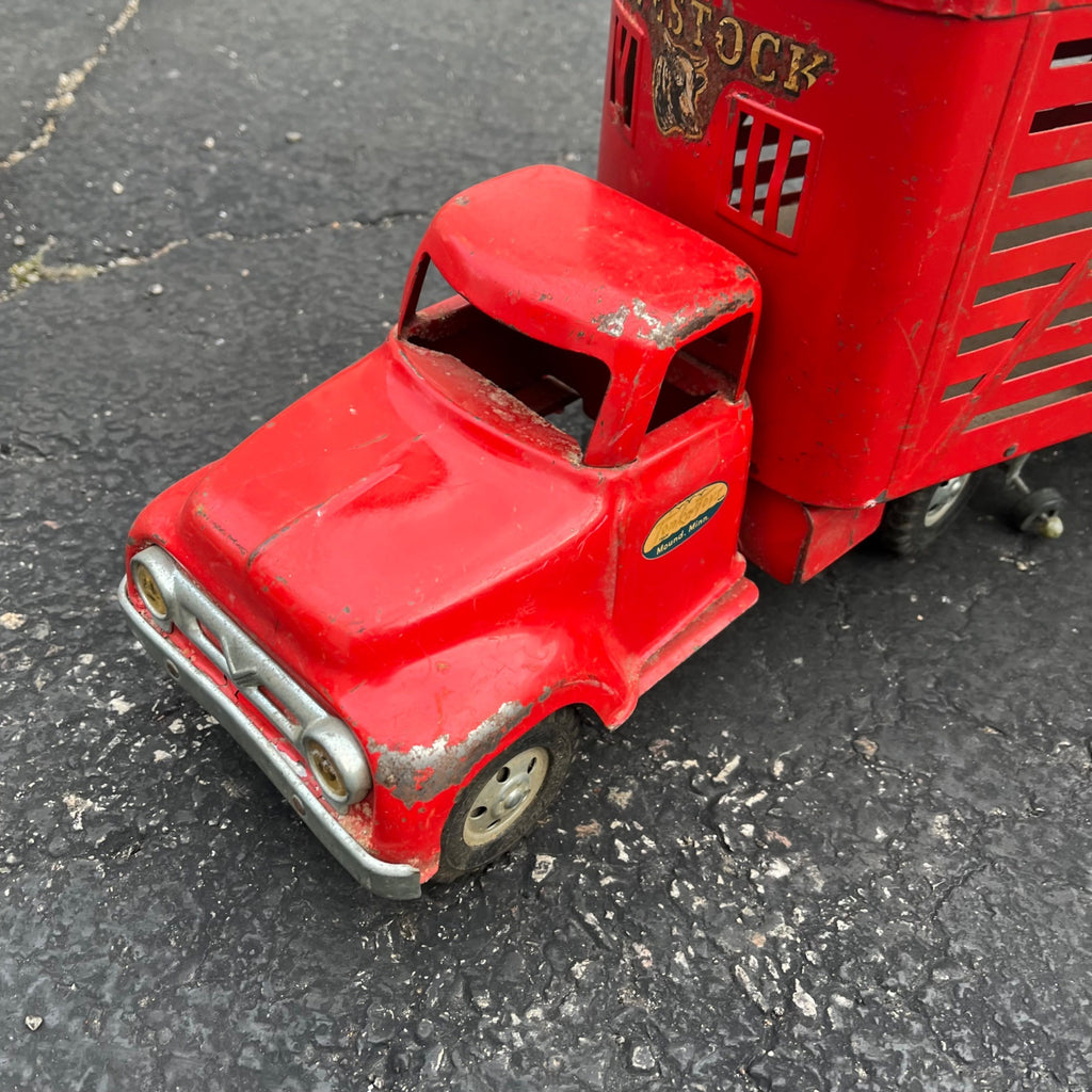 Vintage Tonka Farms Livestock Red Truck Hauler Pressed Steel Toy