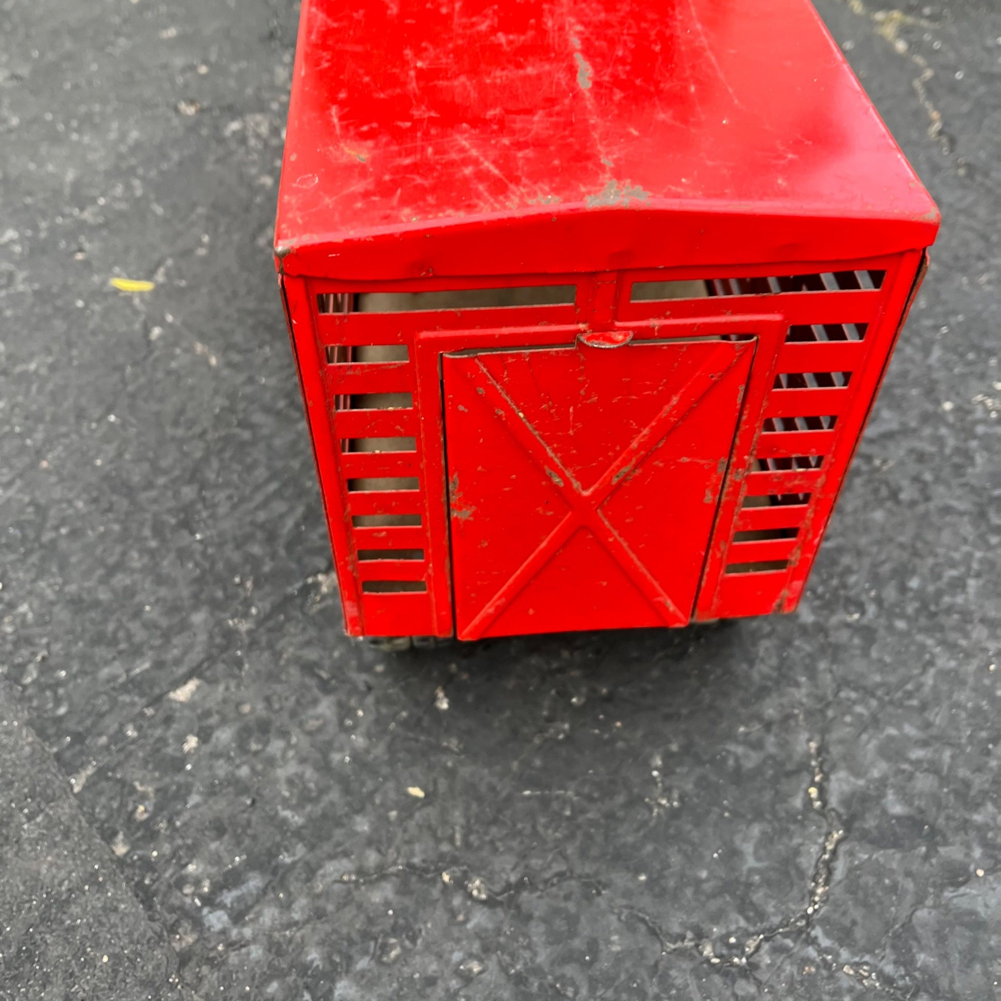 Vintage Tonka Farms Livestock Red Truck Hauler Pressed Steel Toy