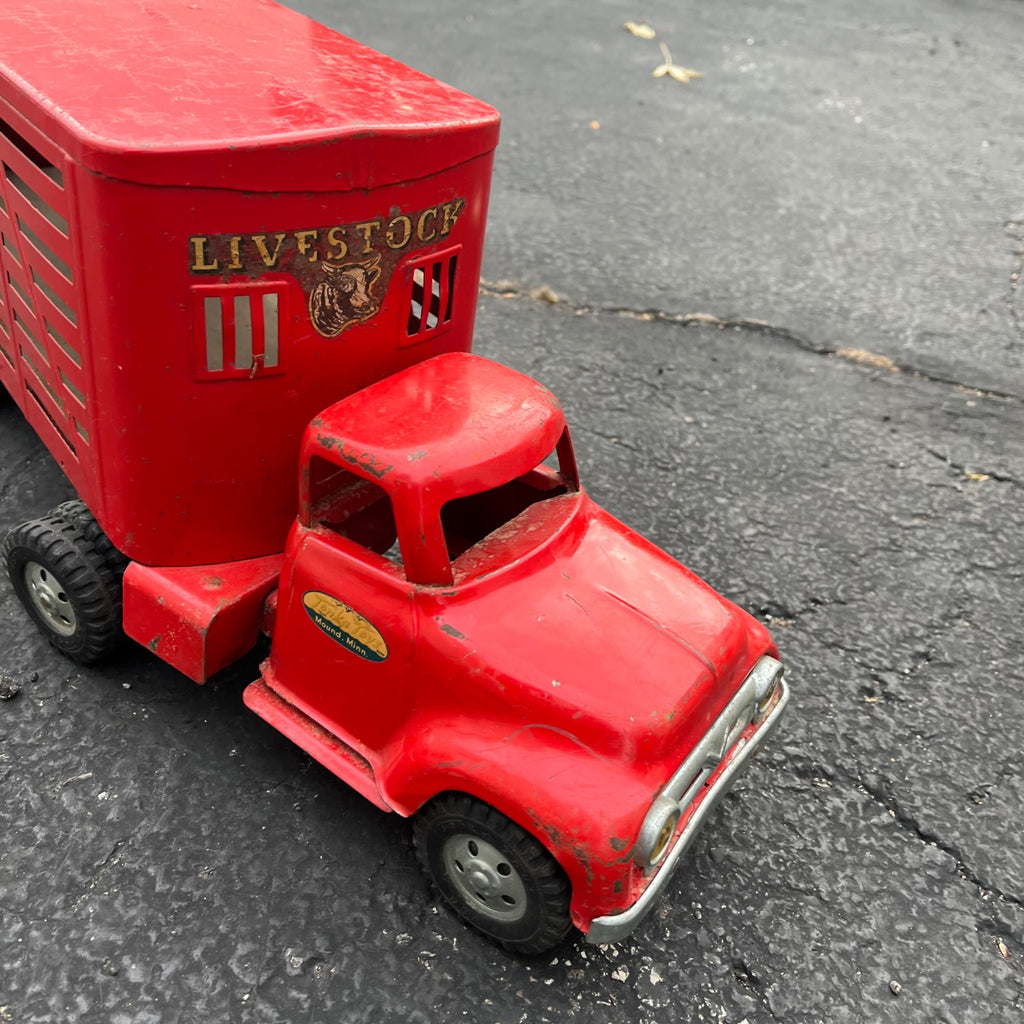 Vintage Tonka Farms Livestock Red Truck Hauler Pressed Steel Toy