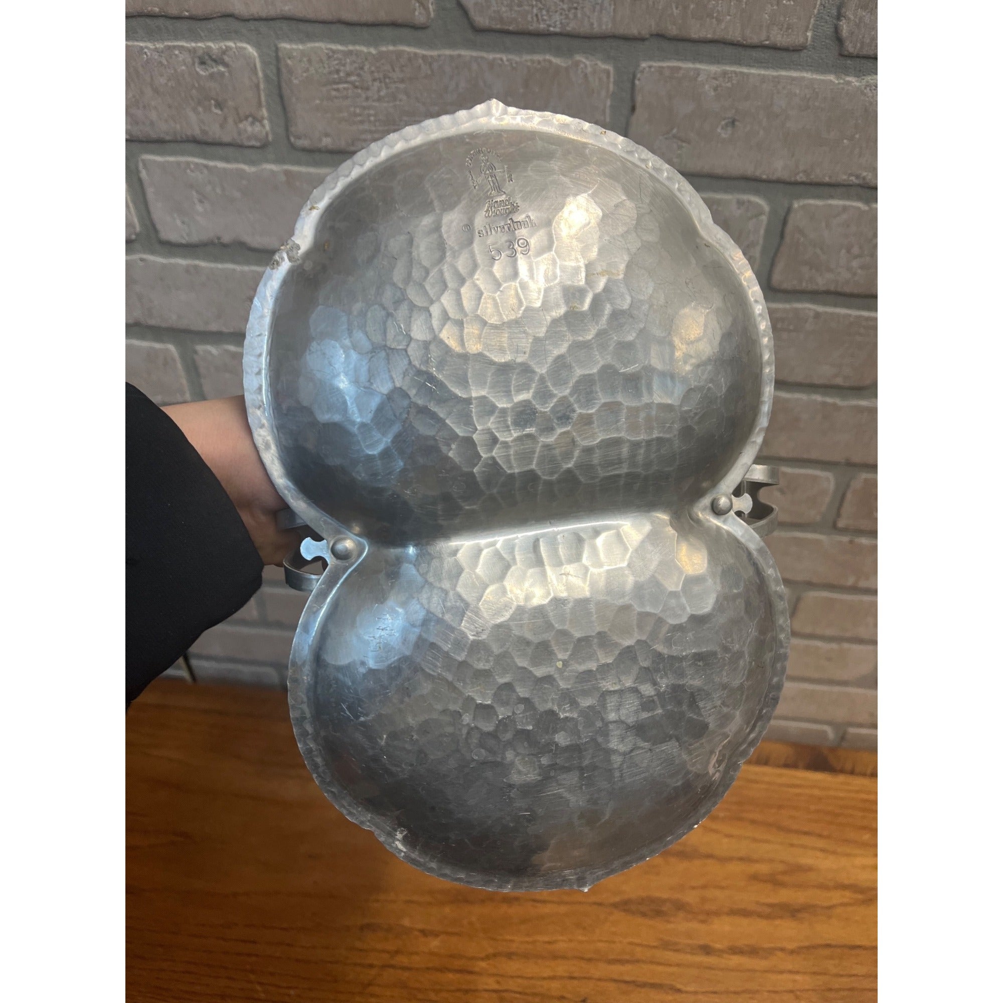 Vintage Mid Century Trinket Dresser Tray Basket Aluminum Flower Hammered