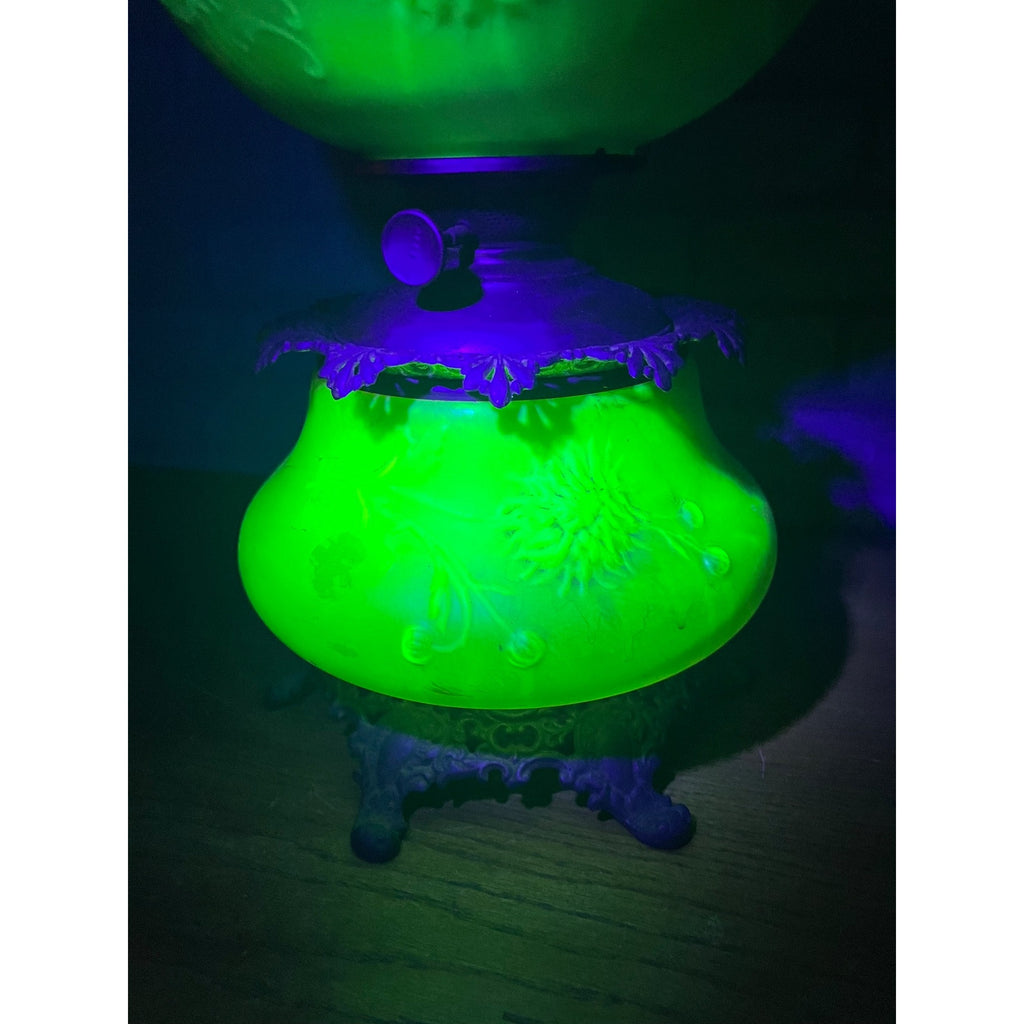 RARE Antique Satin Vaseline Uranium Glass Gone with the Wind Oil Lamp GWTW
